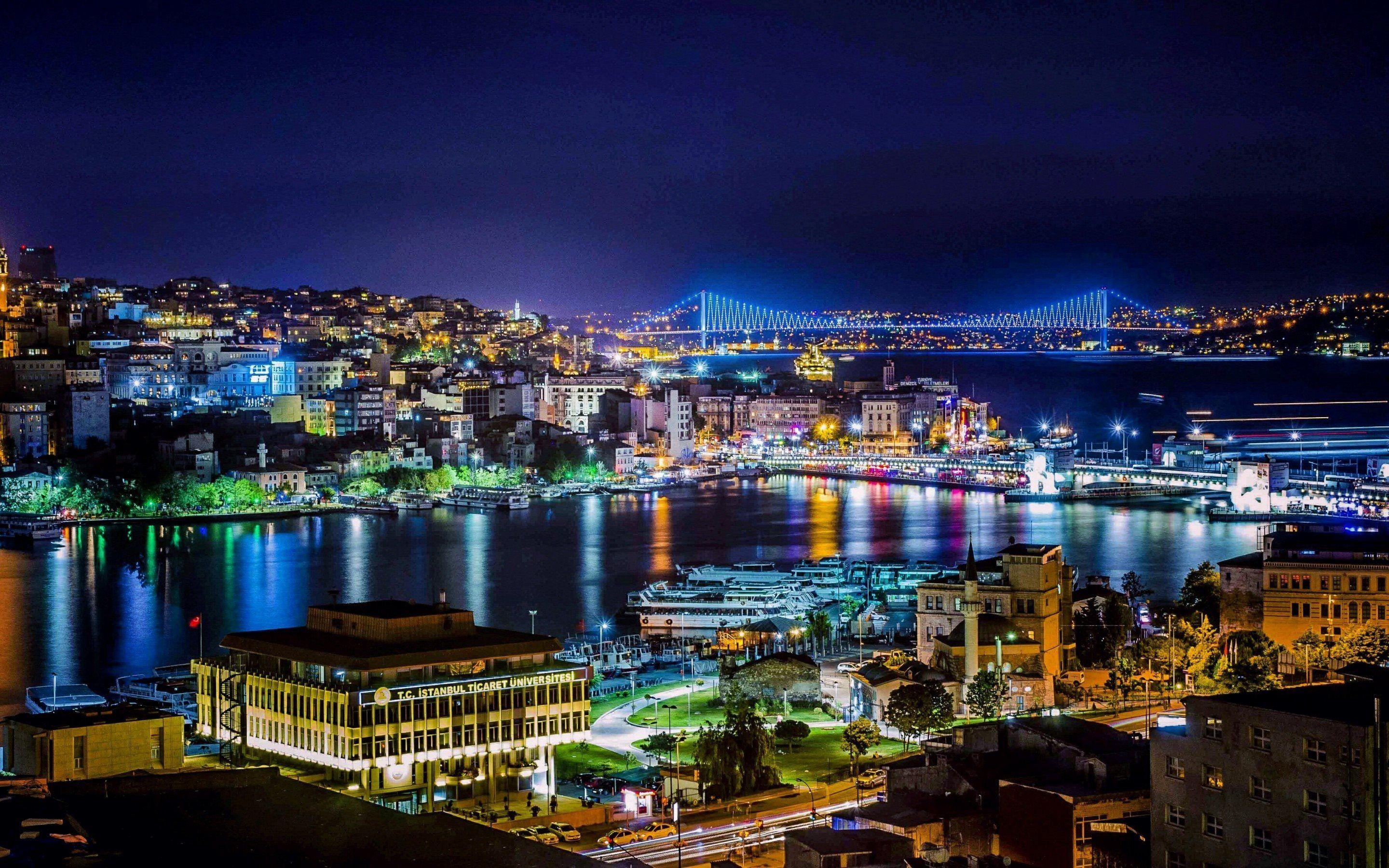 2880x1800 Download wallpaper Night, Istanbul, Bosphorus, Turkey for desktop with resolution 2880x1800. High Quality HD picture wallpaper