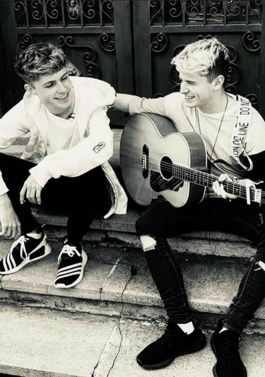 900x1280 HRVY Fovvler wallpaper
