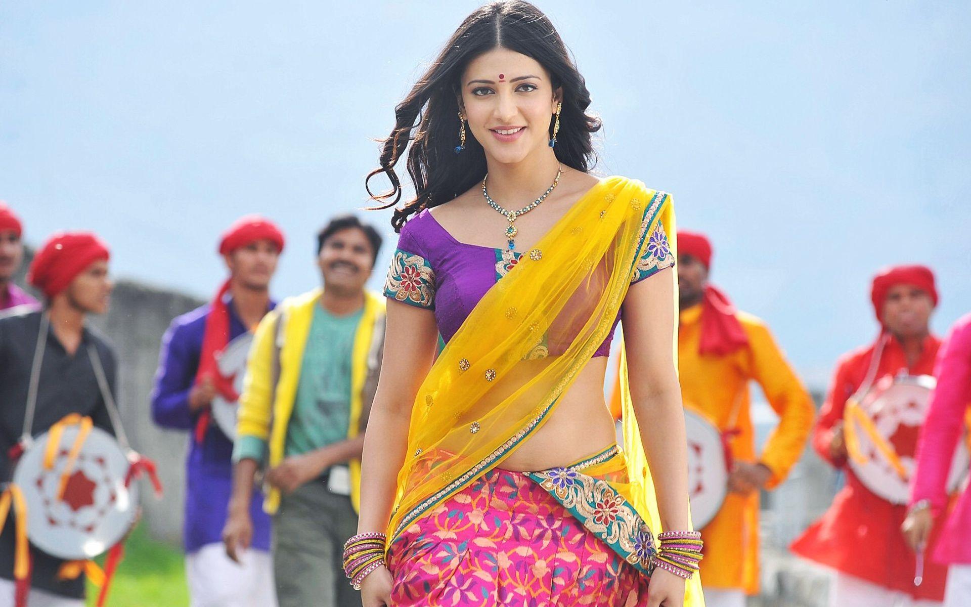 1920x1200 Shruti Hassan in Gabbar Singh Wallpaper in jpg format for free download