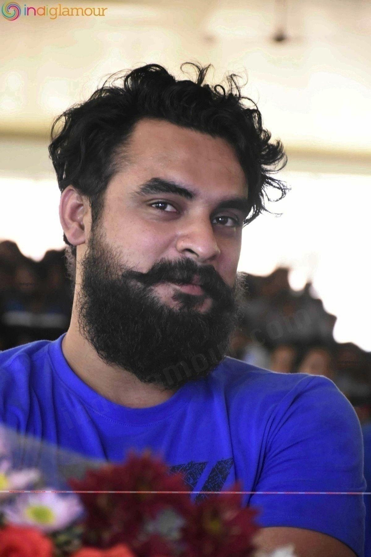 1200x1800 Tovino Thomas Wallpaper