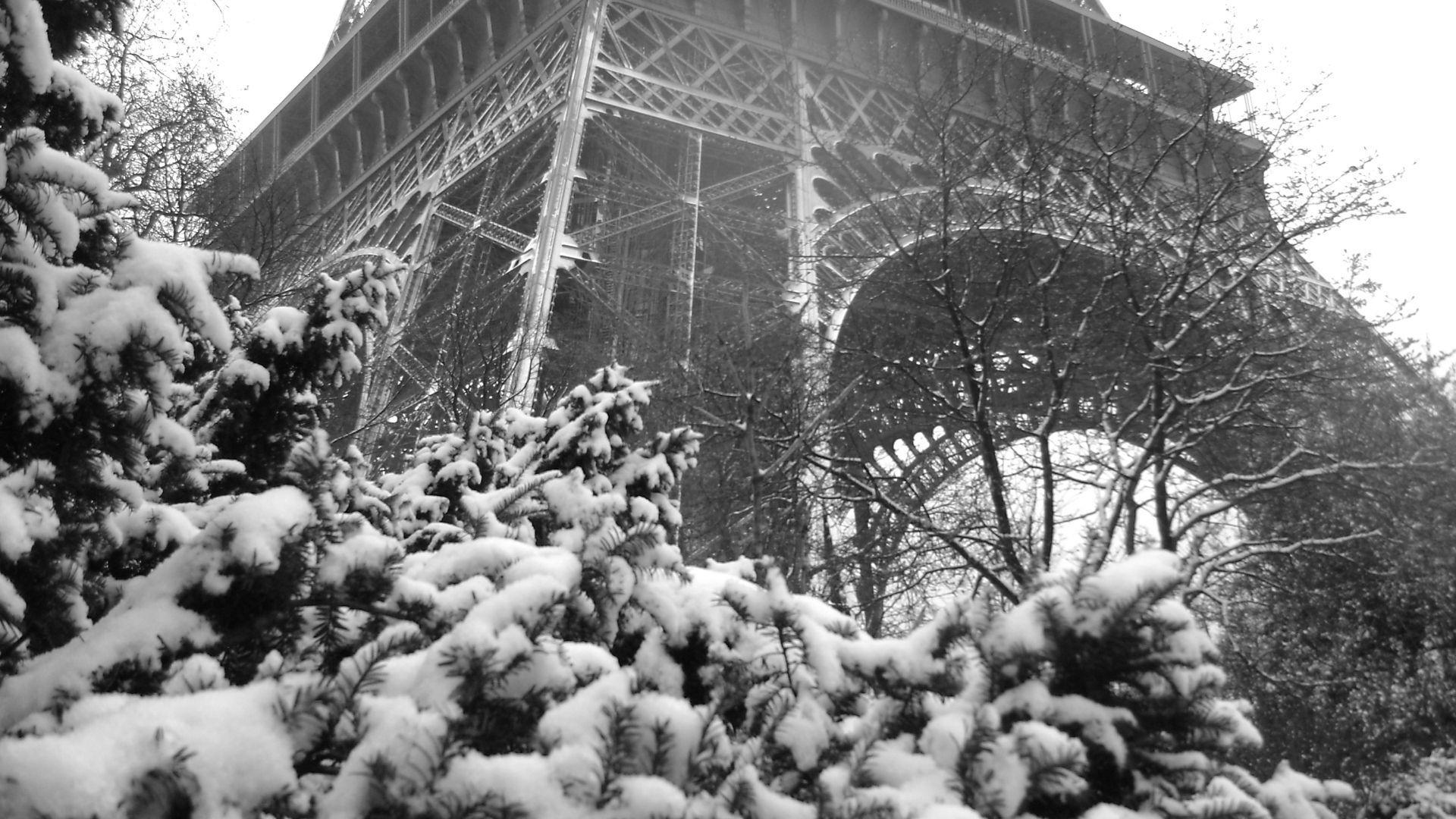1920x1080 Paris snow, Tour eiffel, Winter travel