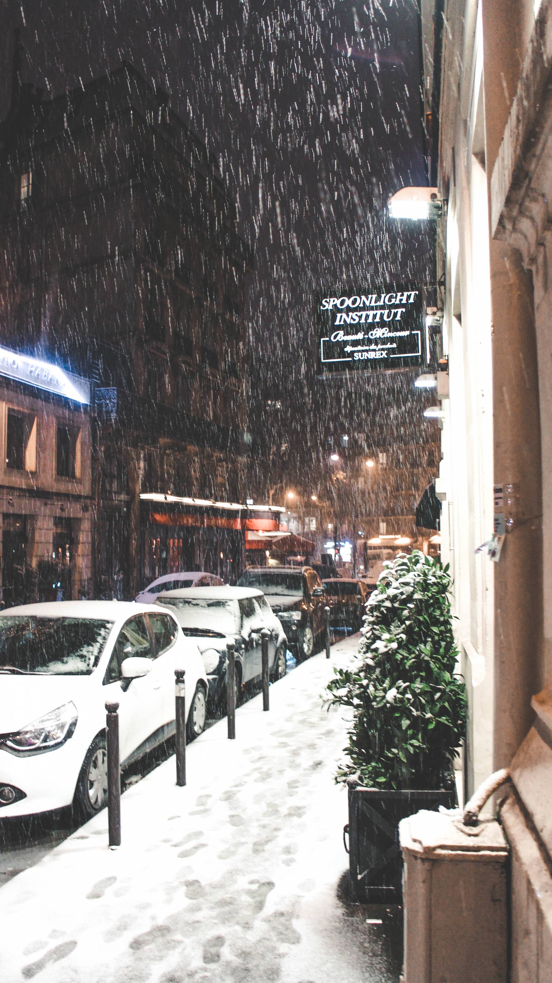 1920x3418 Snowy City Wallpaper