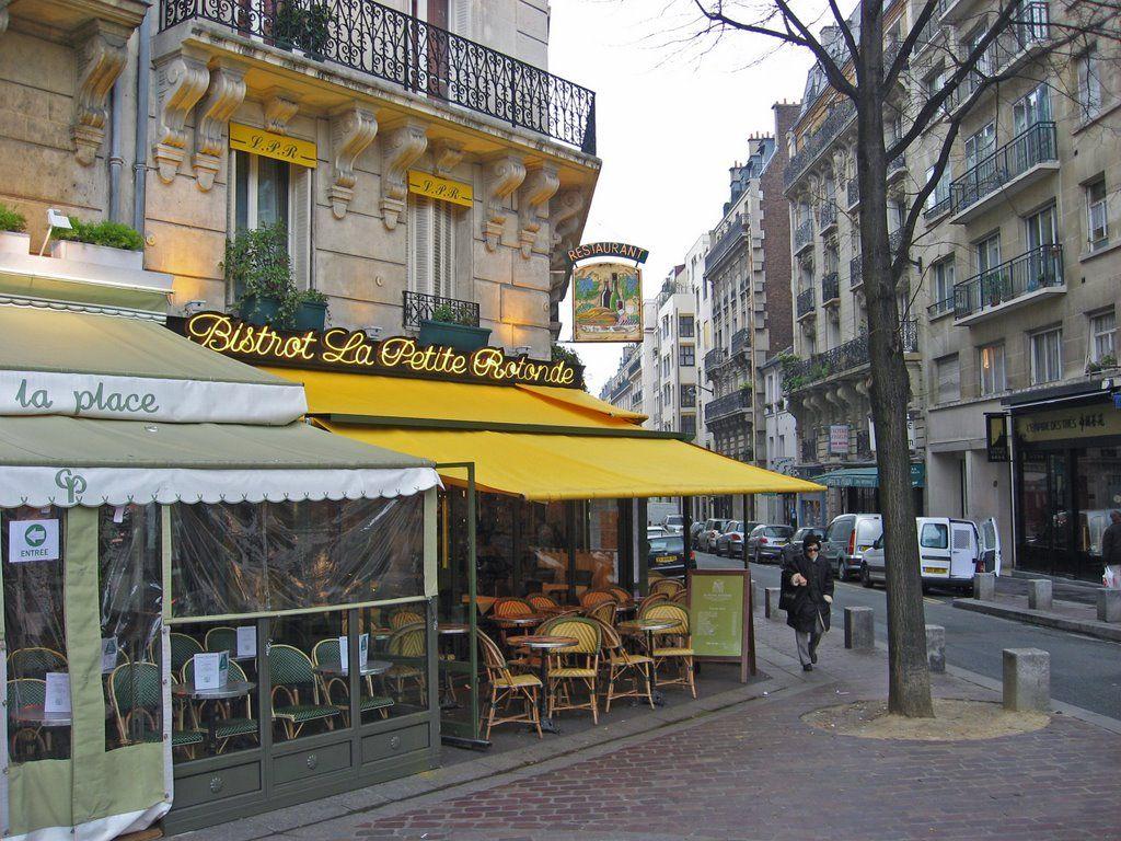 1024x768 Paris Street Wallpaper