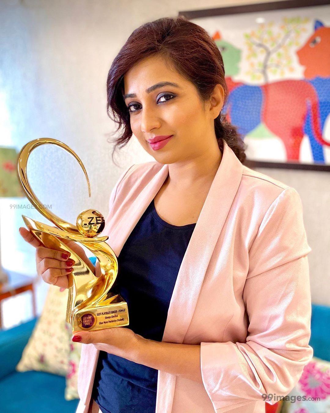 1080x1350 Shreya Ghoshal Queen of Heartwarming Melodies
