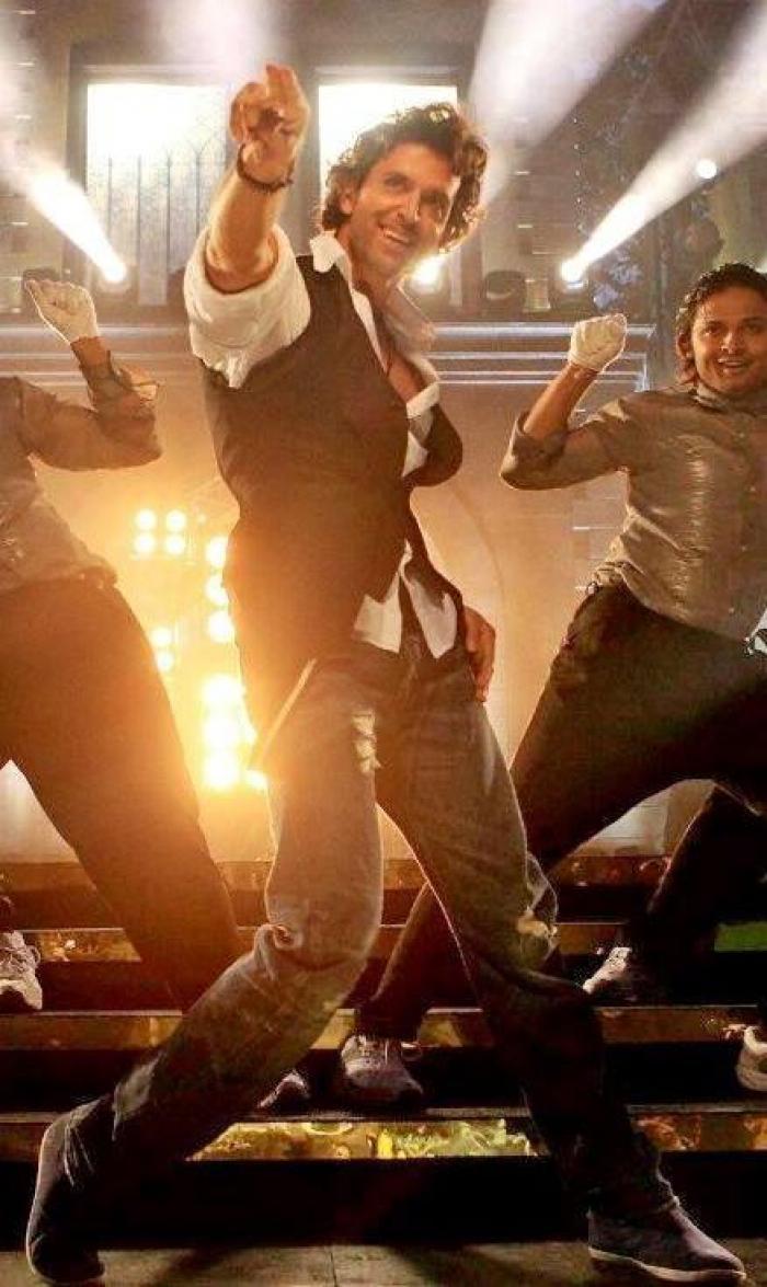 700x1175 Exclusive: Hrithik does an MJ for 'Bang Bang' song