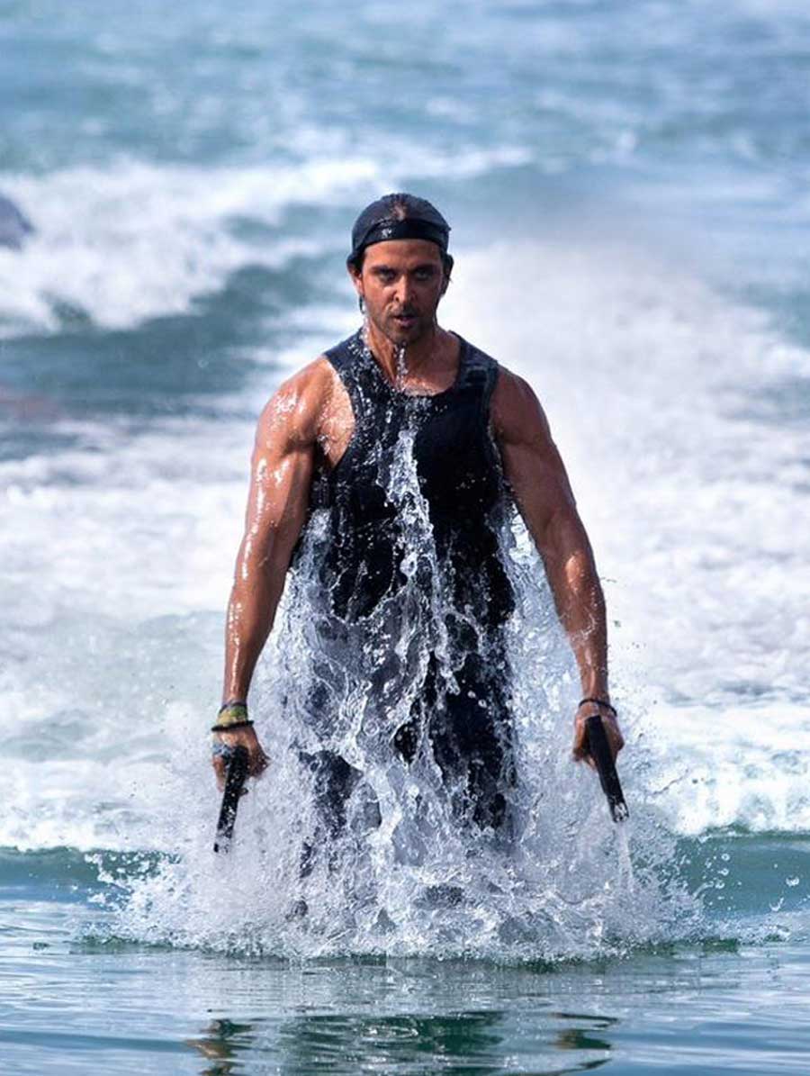 900x1195 Hrithik Roshan Bang Bang Wallpaper