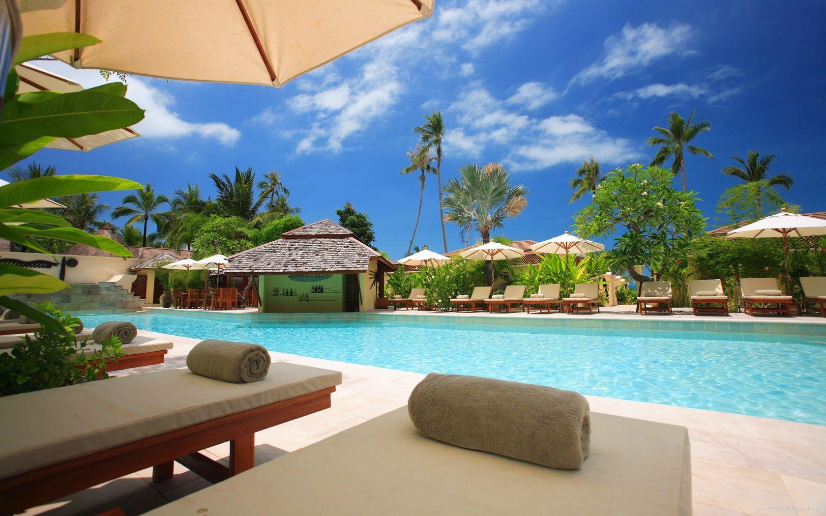 1680x1050 Tropical resort pool wallpaperx1050