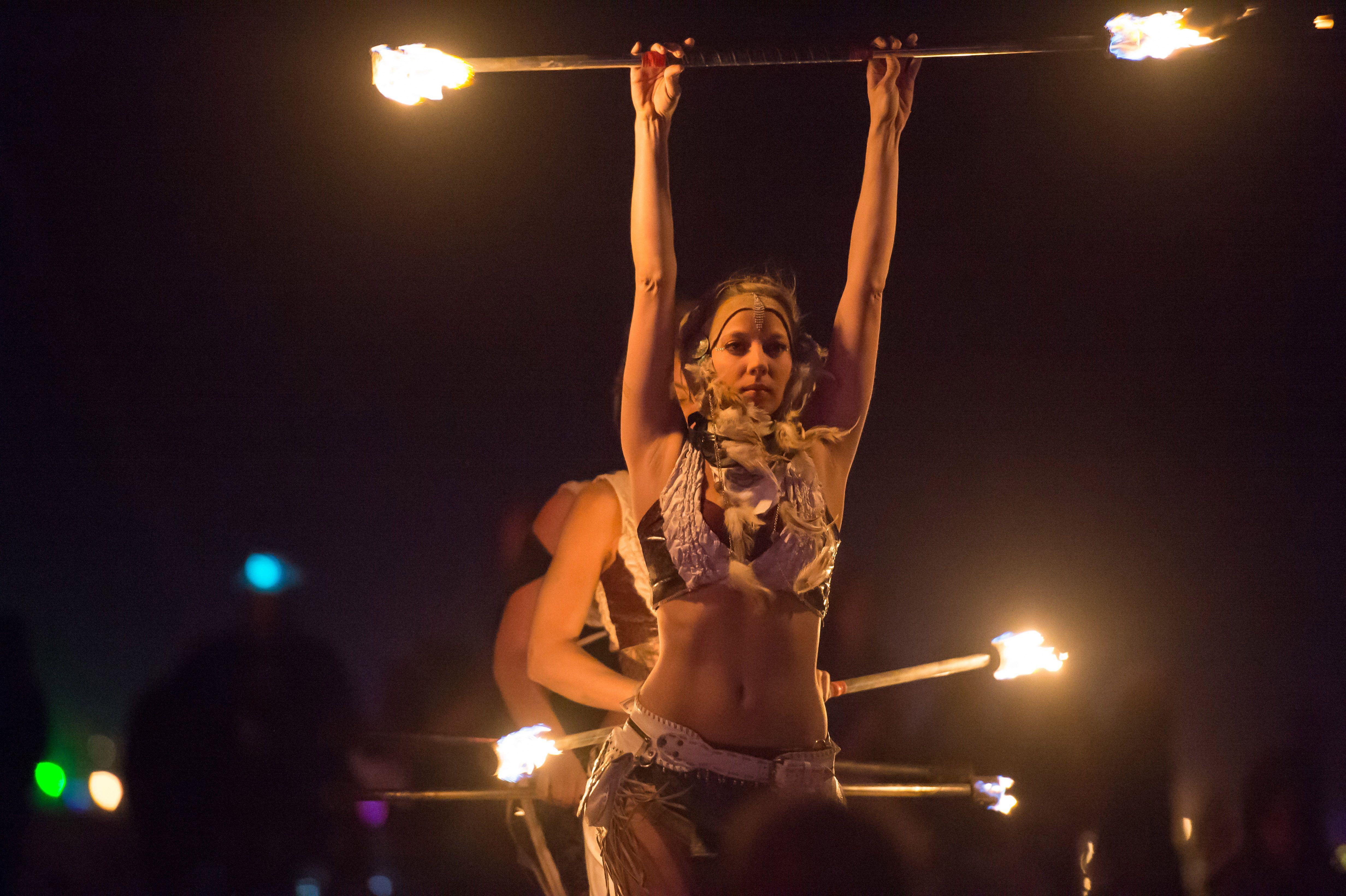 4928x3280 Women Fire Dancing Image Domain Photo