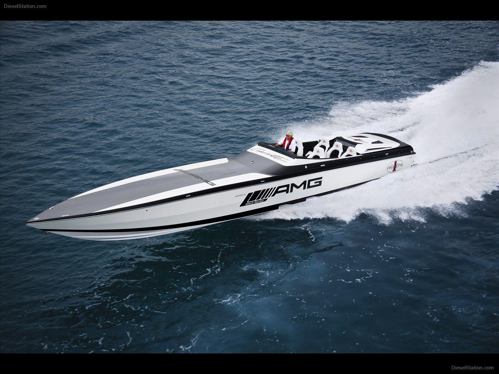 1600x1200 Cigarette Boat Wallpaper