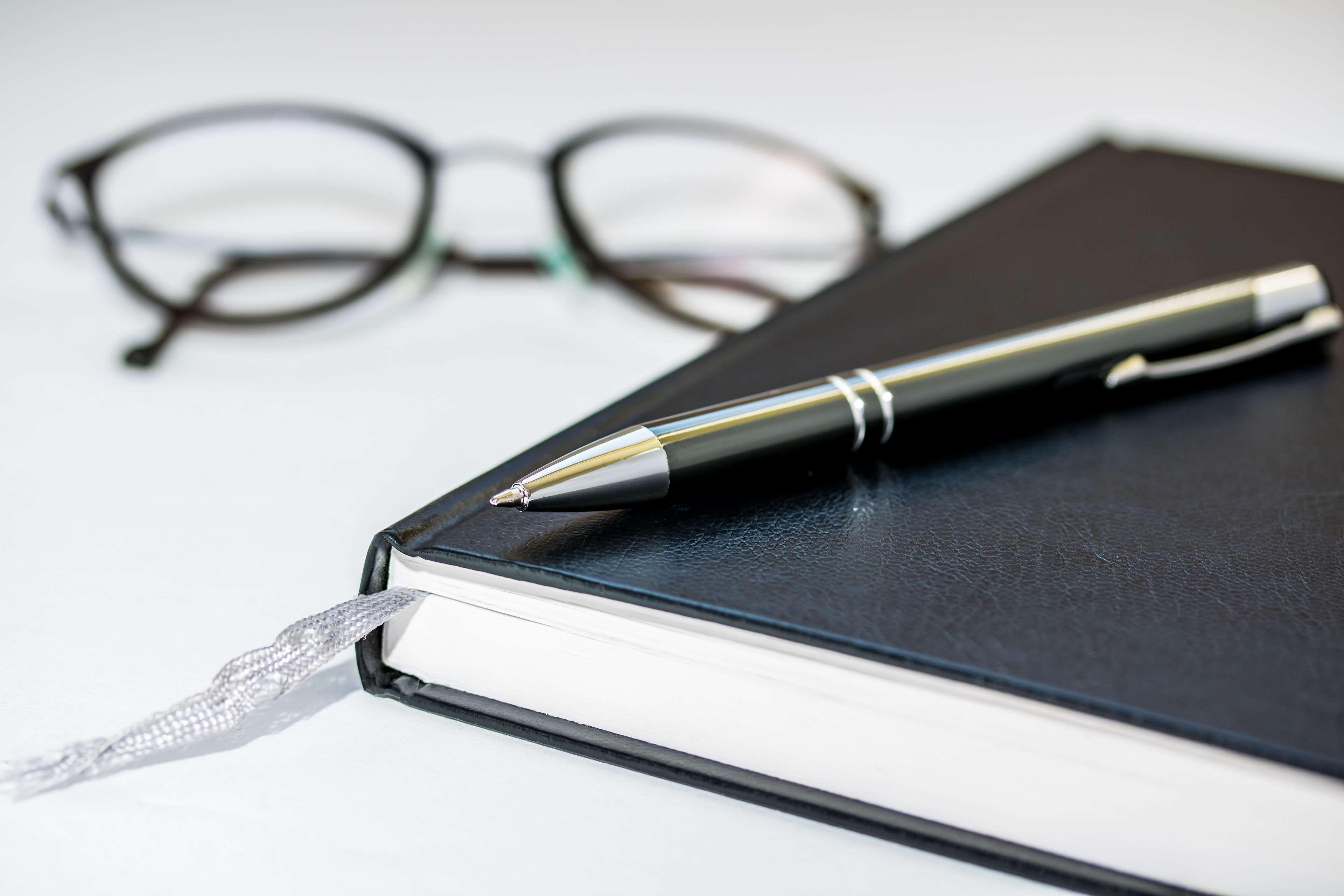 3840x2560 blur, close up, notebook, paper, pen, reading glasses 4k wallpaper. Mocah.org HD Desktop Wallpaper