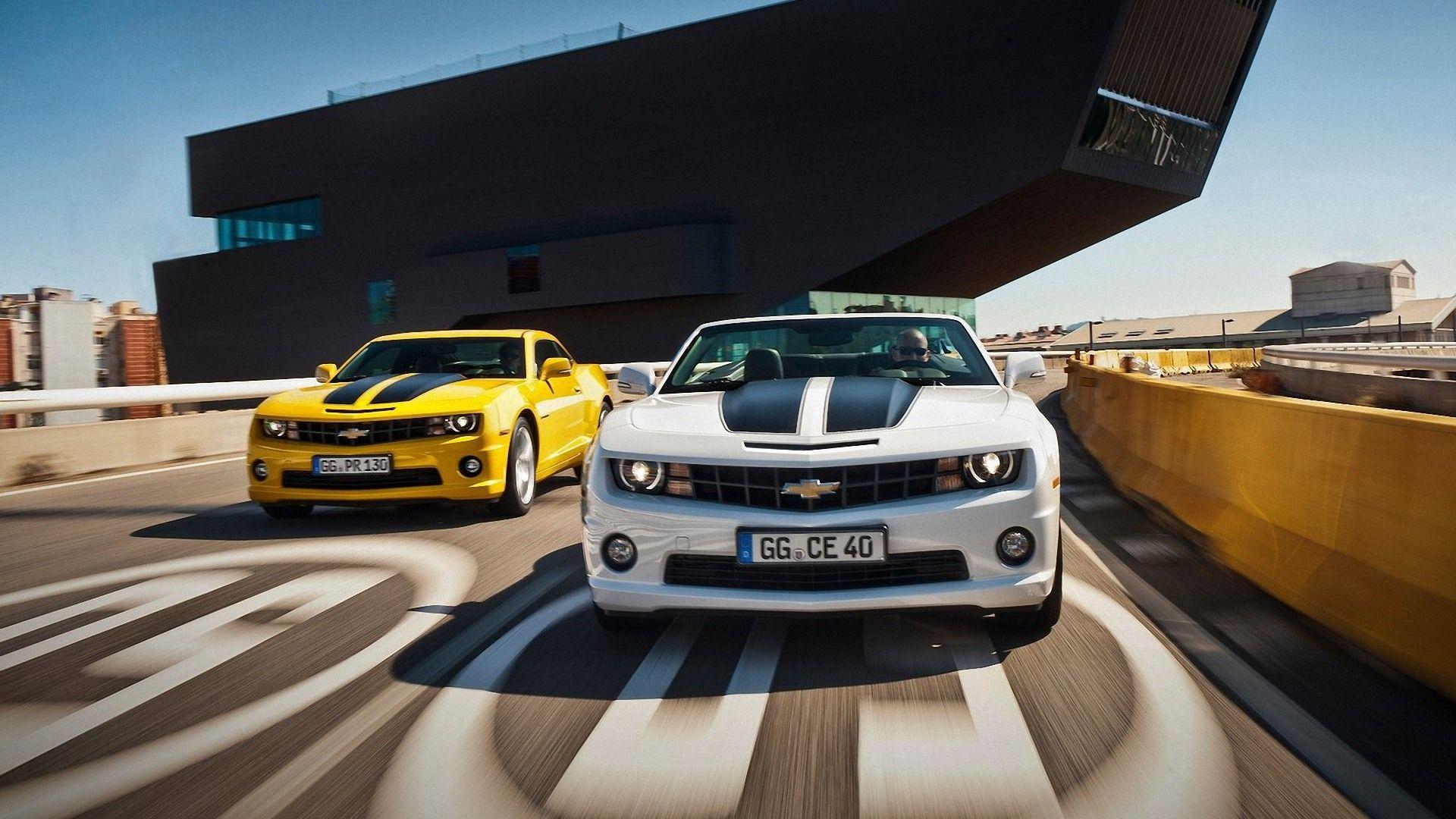1920x1080 Racing Chevrolet Camaro's