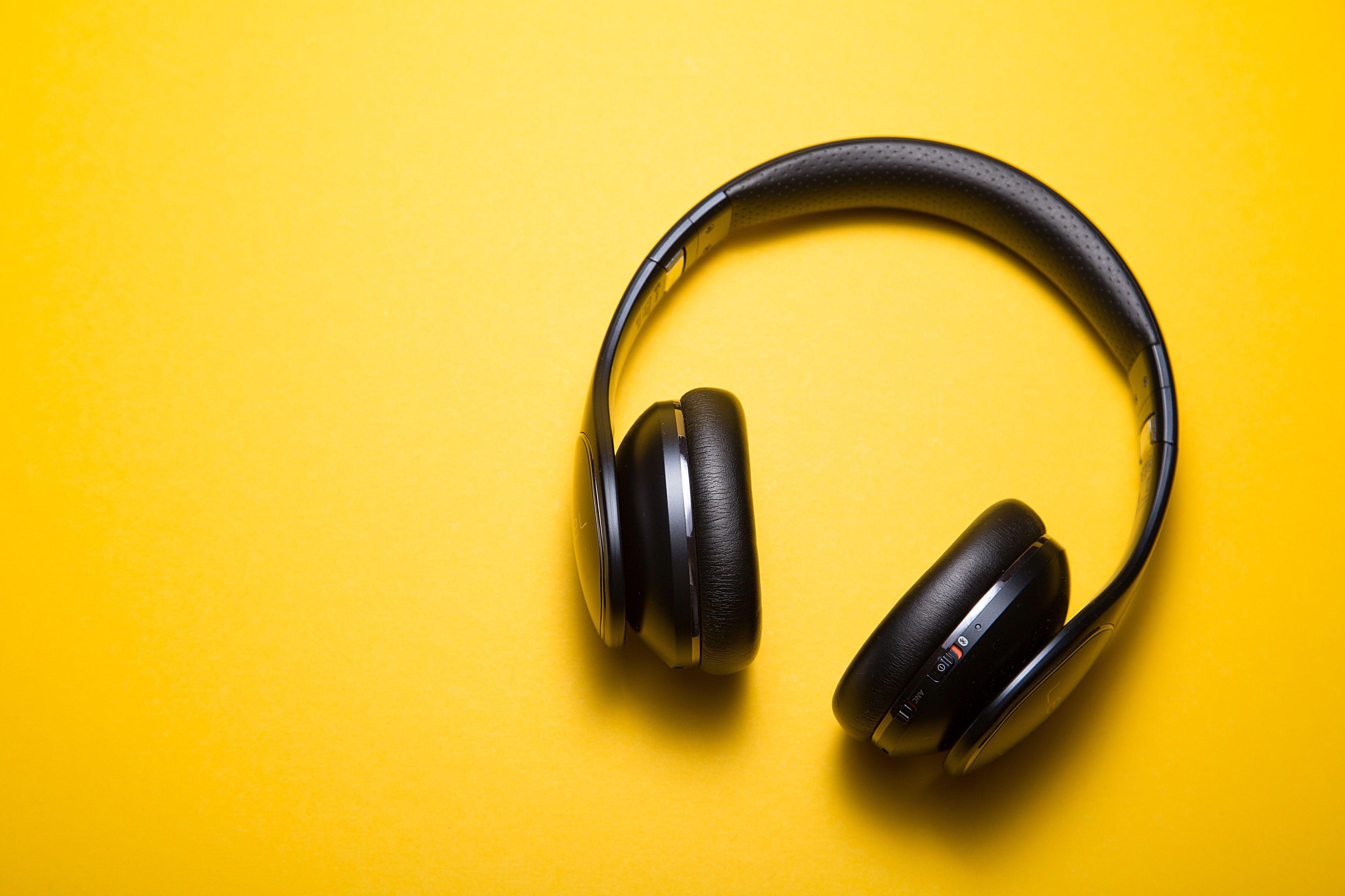 3840x2560 headphones 4k pc wallpaper free download HD. Best headphones, Music streaming, Headphones