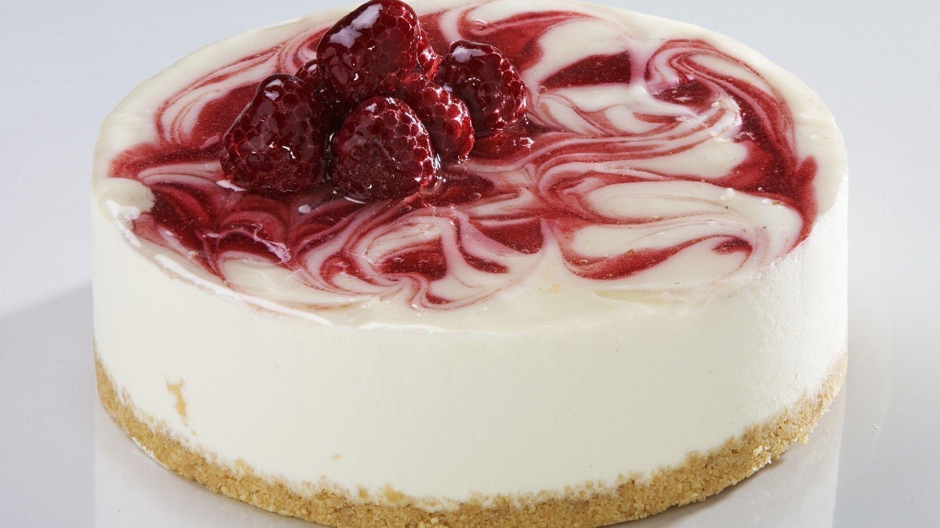 1920x1080 Cake with raspberries