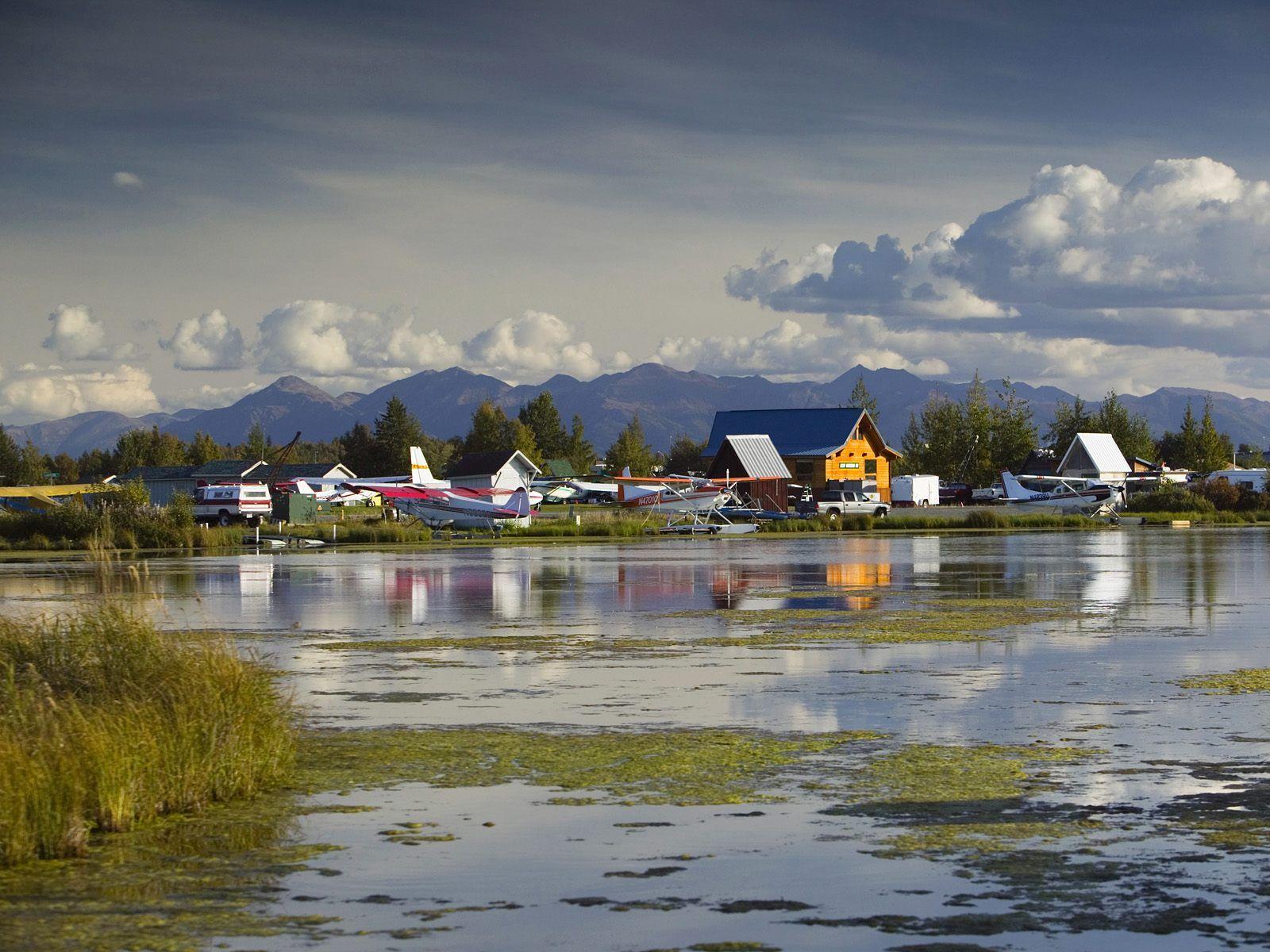 1600x1200 Download Wallpaper lake usa clouds alaska airport anchorage seaplane