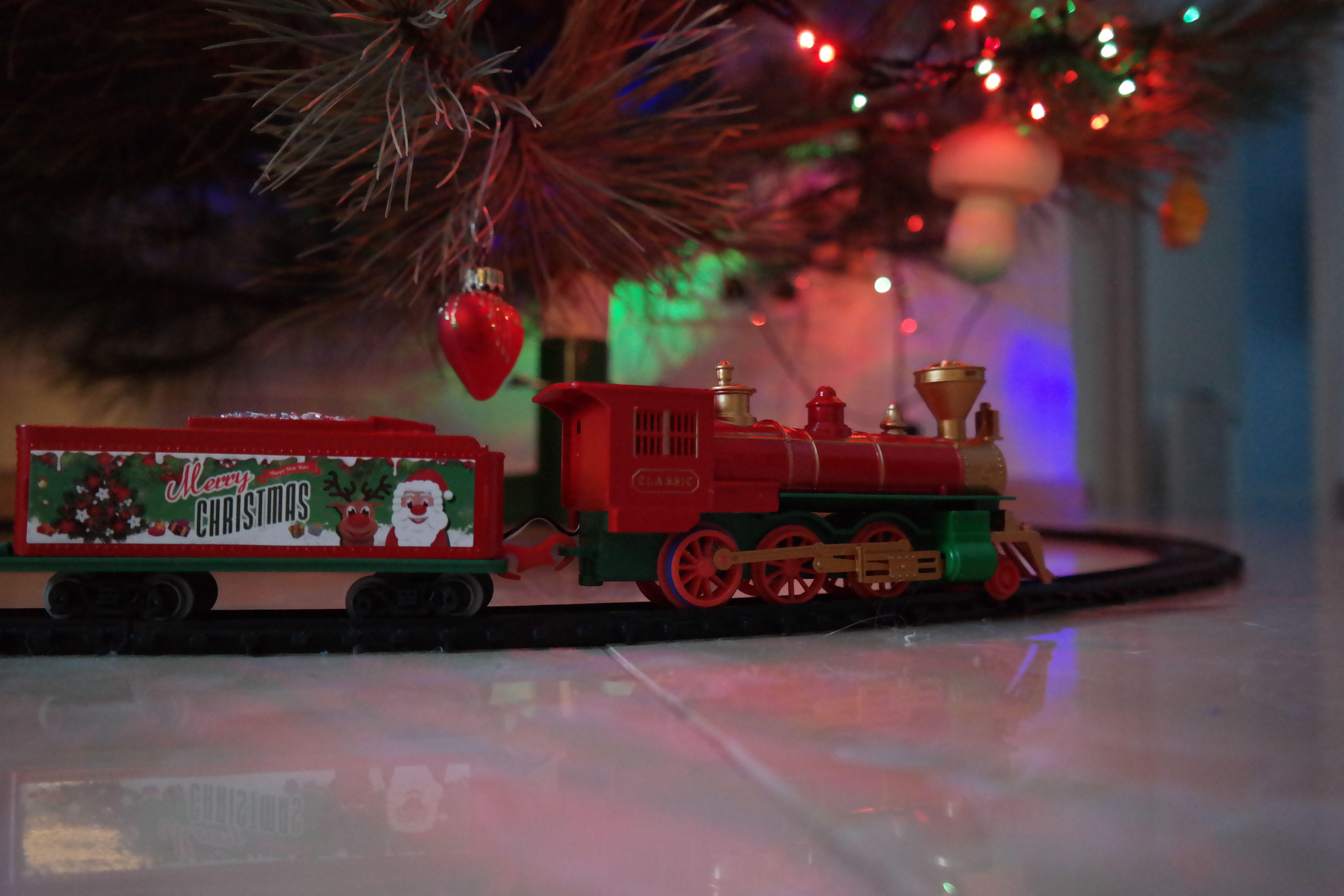 5472x3648 Christmas Aesthetic Wallpaper