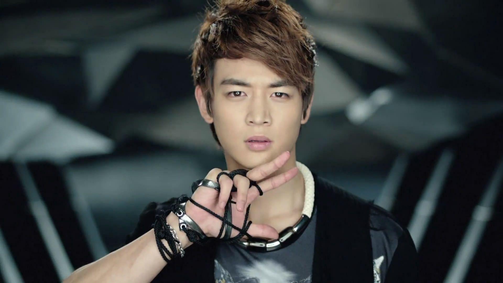 1920x1080 SNS PIC SHINee's Minho Meets Veteran Singer IVY
