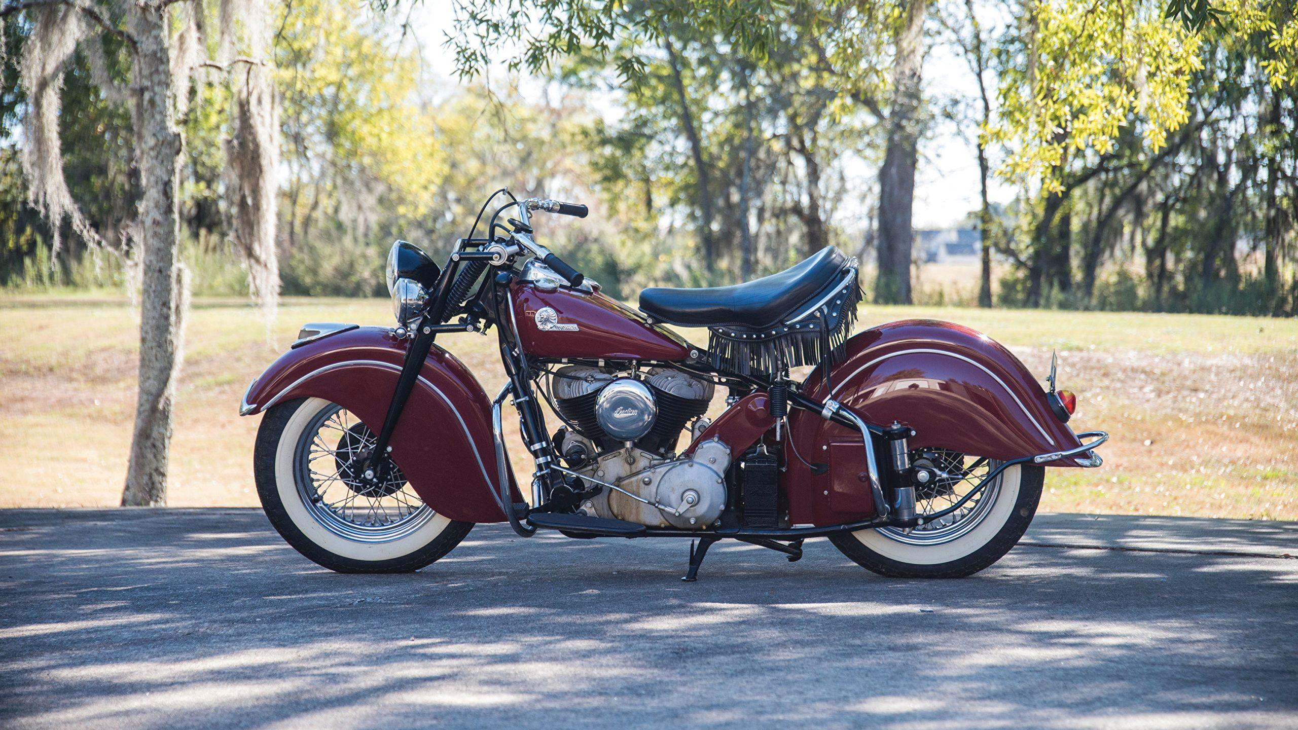 2560x1440 Wallpaper 1946 Indian Chief vintage motorcycle Side 2560x1440