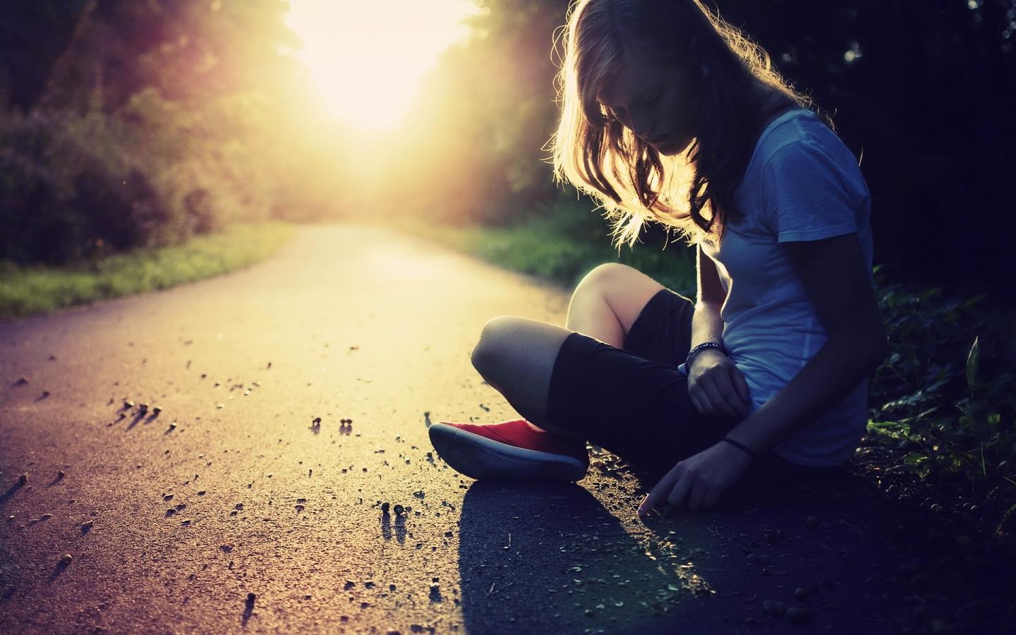 1440x900 Broken Heart Girl Wallpaper