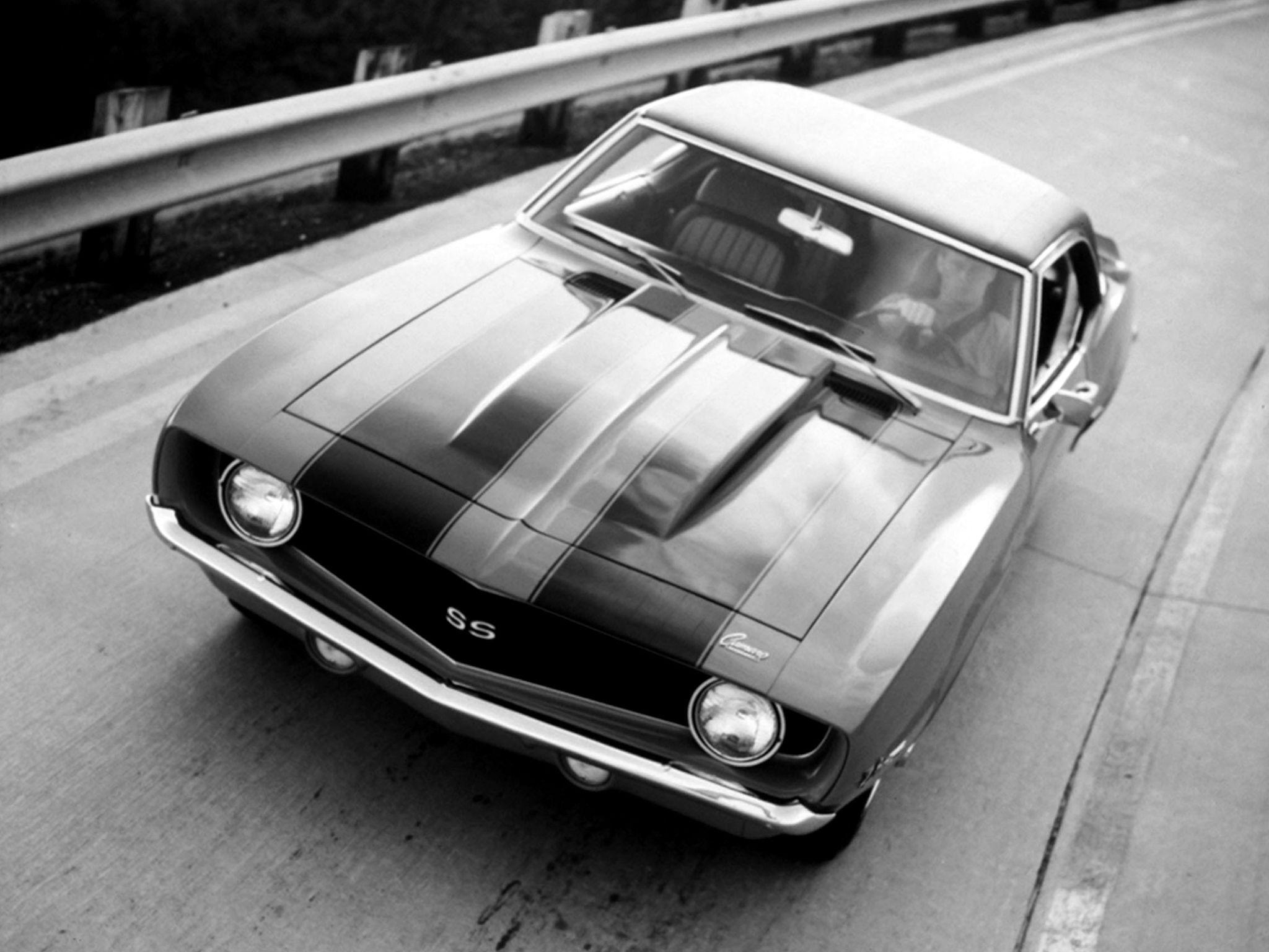 2048x1536 Old Camaro Wallpaper