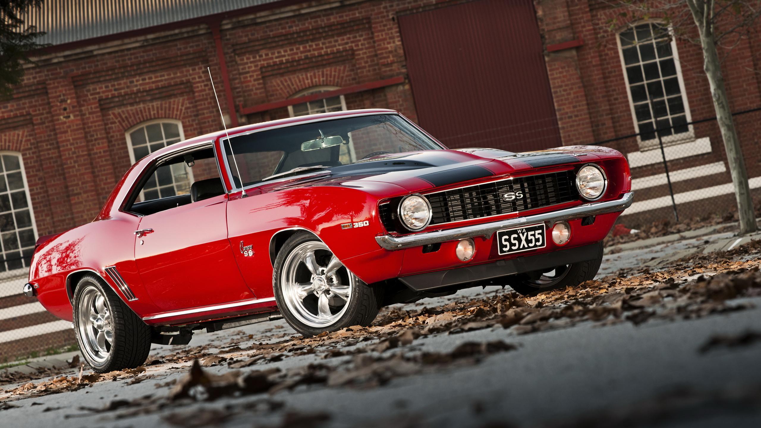 2560x1440 Old Camaro Wallpaper