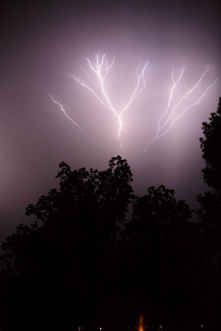 735x1102 Lightning strike Wallpaper for iPhone. Lightning strikes, iPhone wallpaper, Wallpaper