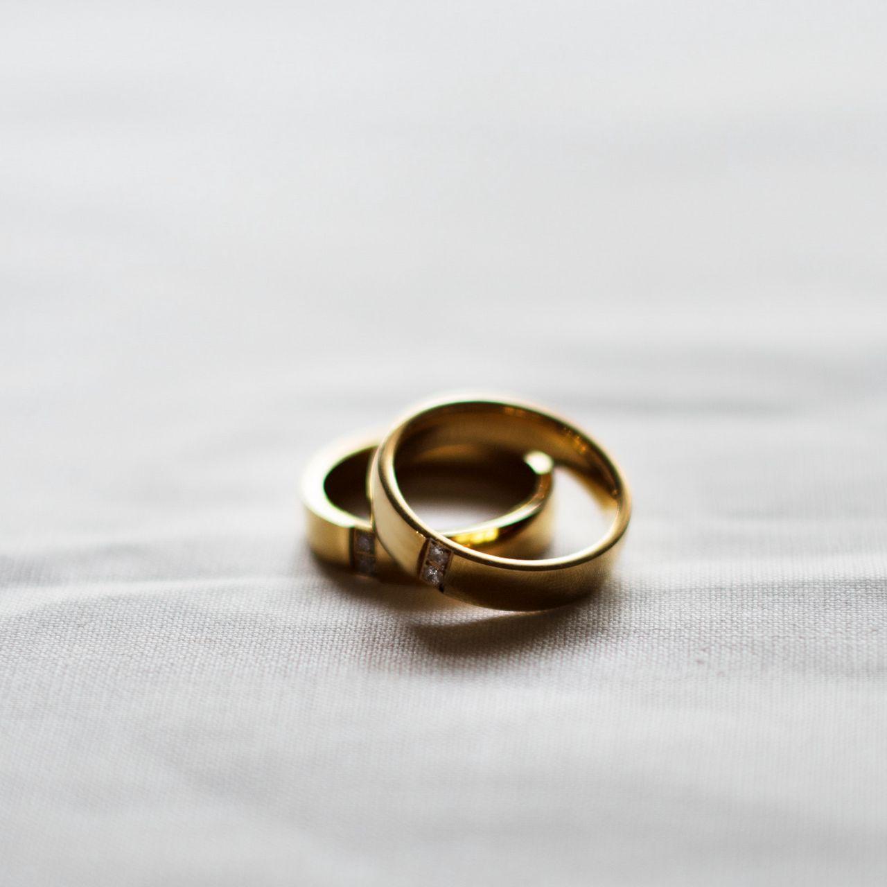 1280x1280 Download wallpaper 1280x1280 rings, wedding, couple, gold, love ipad, ipad ipad mini for parallax HD background