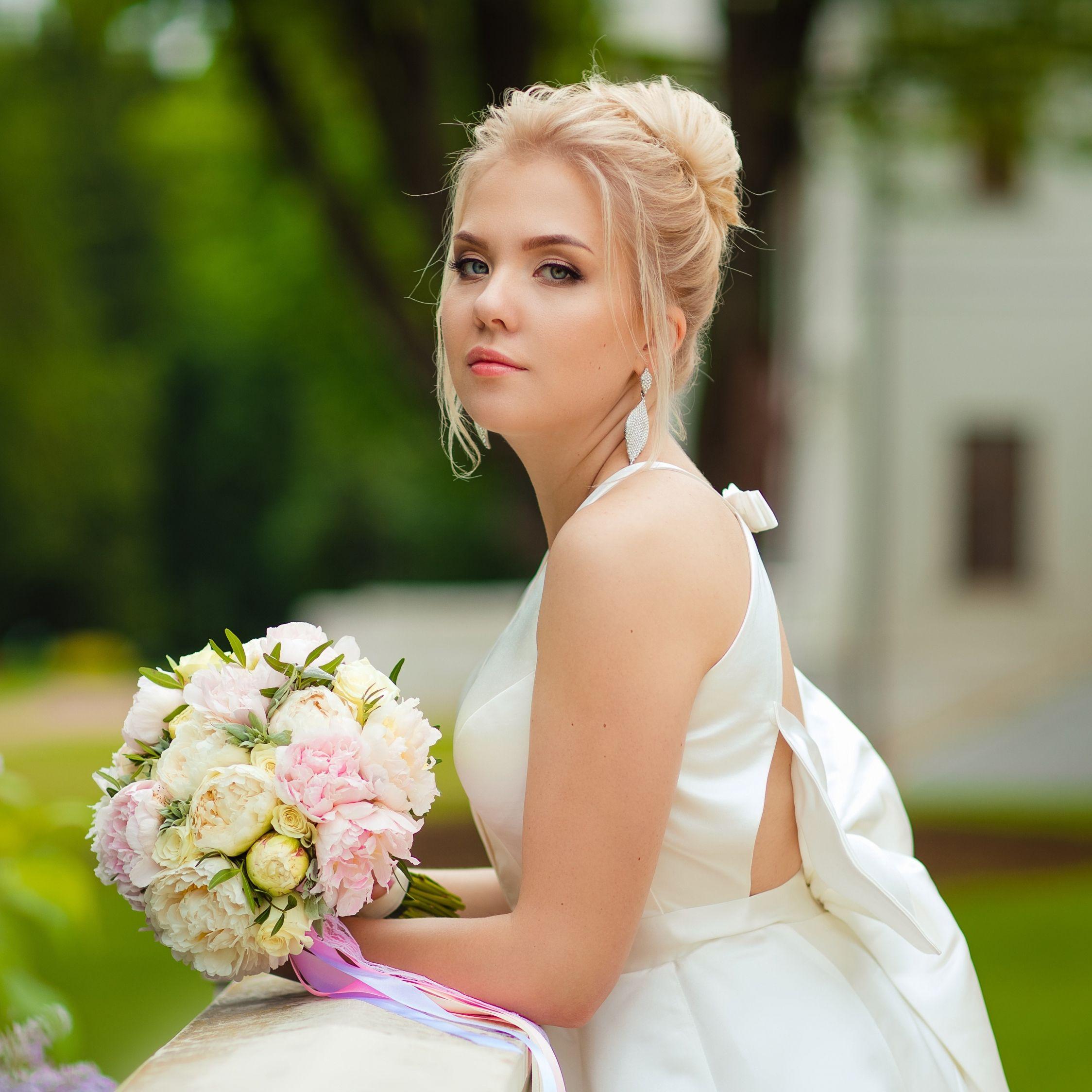 2248x2248 Download 2248x2248 wallpaper wedding dress, girl model, gorgeous, ipad air, ipad air ipad ipad ipad mini ipad mini 2248x2248 HD image, background, 16647