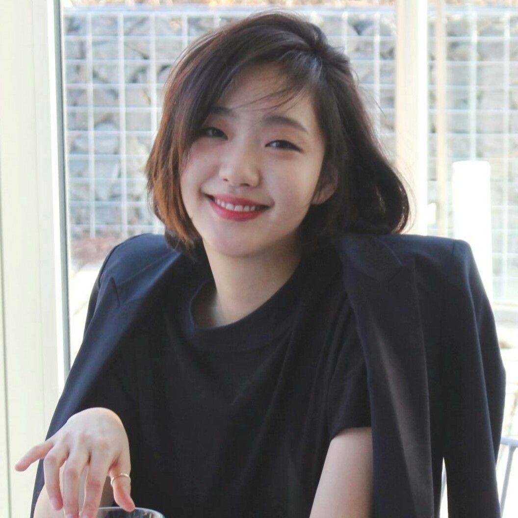 1056x1056 Did Kim Go Eun Undergo Plastic Surgery? Let's Compare Some Photo!
