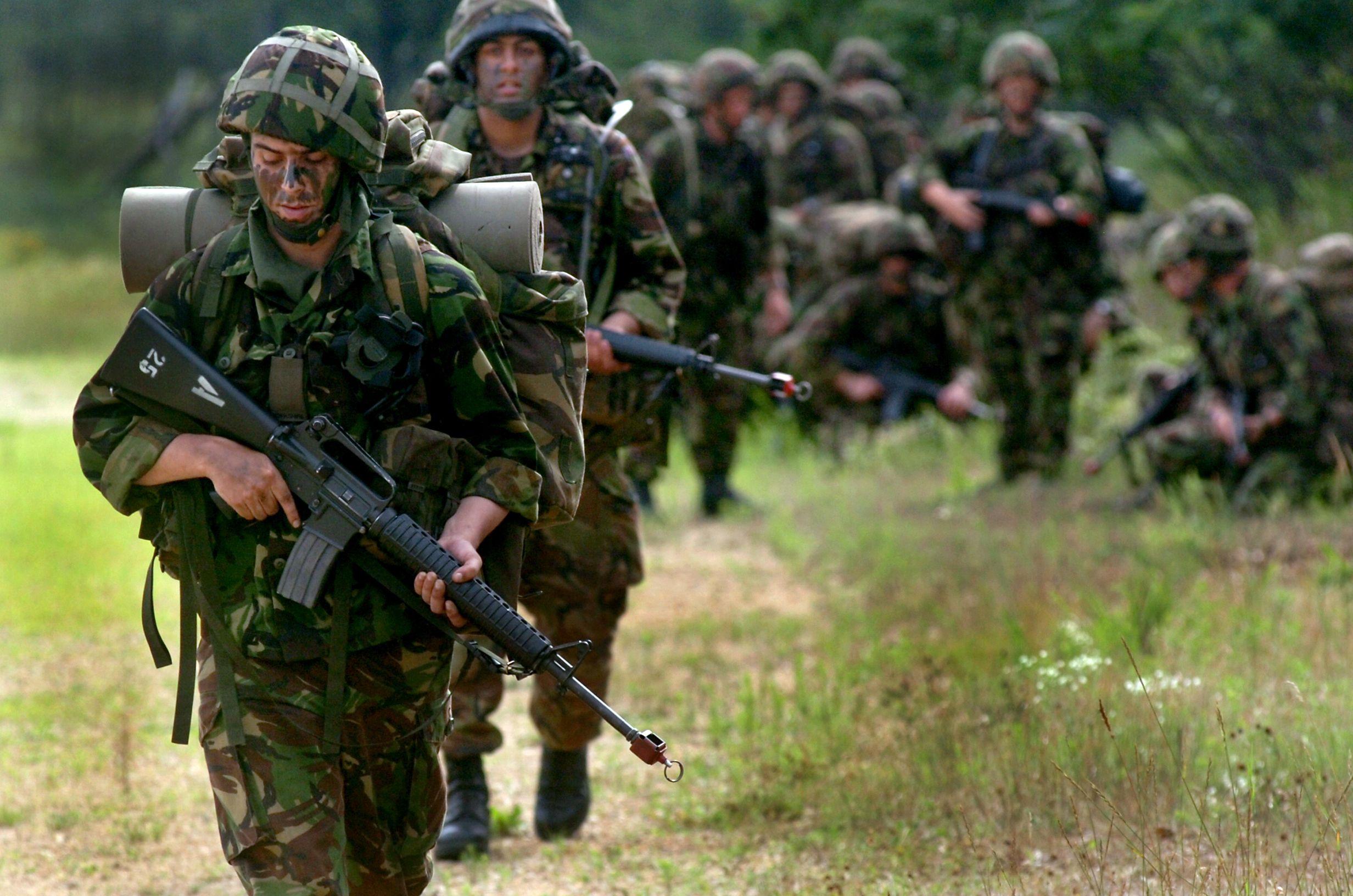 2464x1632 Army Soldiers Picture HD Wallpaper 1345 Wallpaper