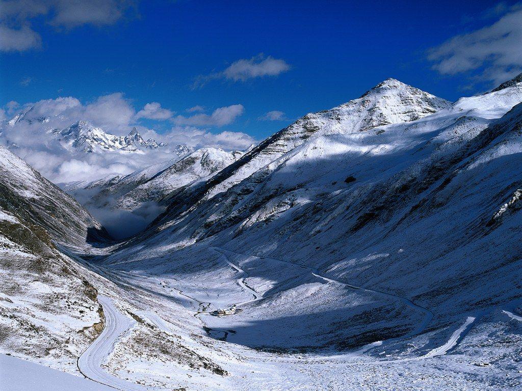 1024x768 Beautiful China Winter Scenery Background