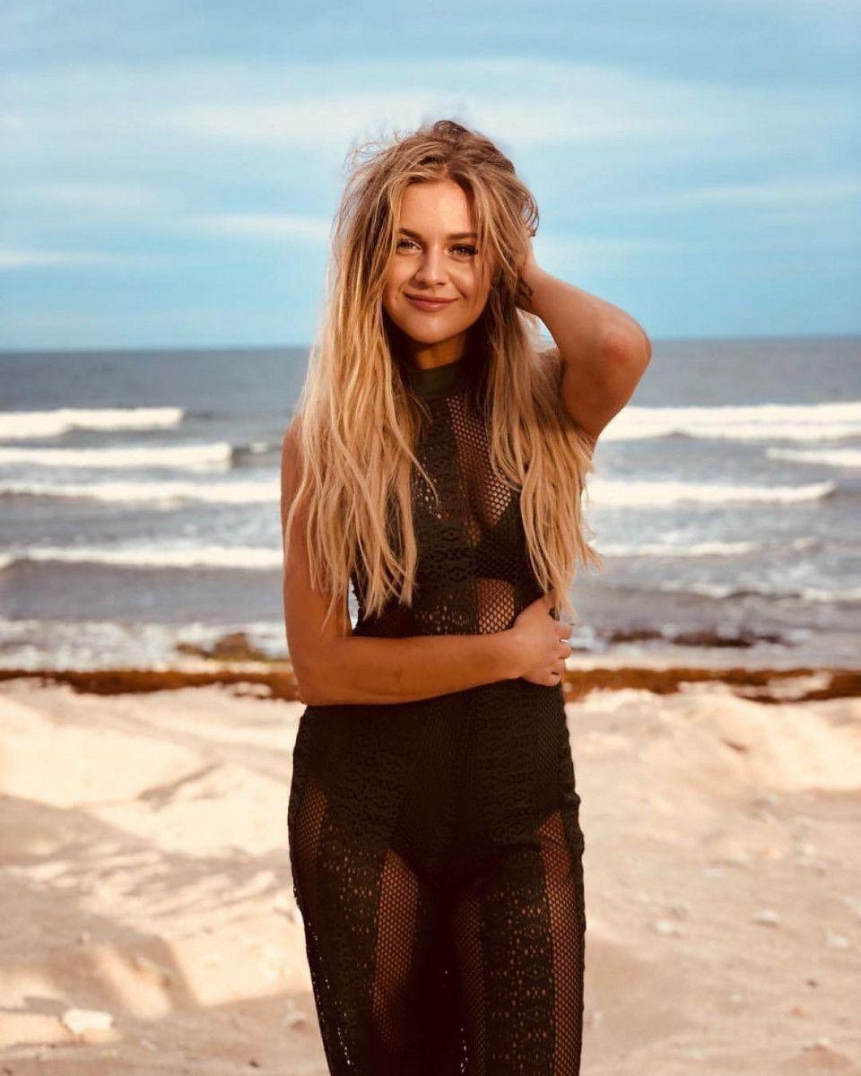 960x1200 Kelsea Ballerini wallpaper