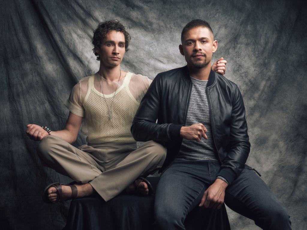 1024x768 The Umbrella Academy Cast Wallpaper