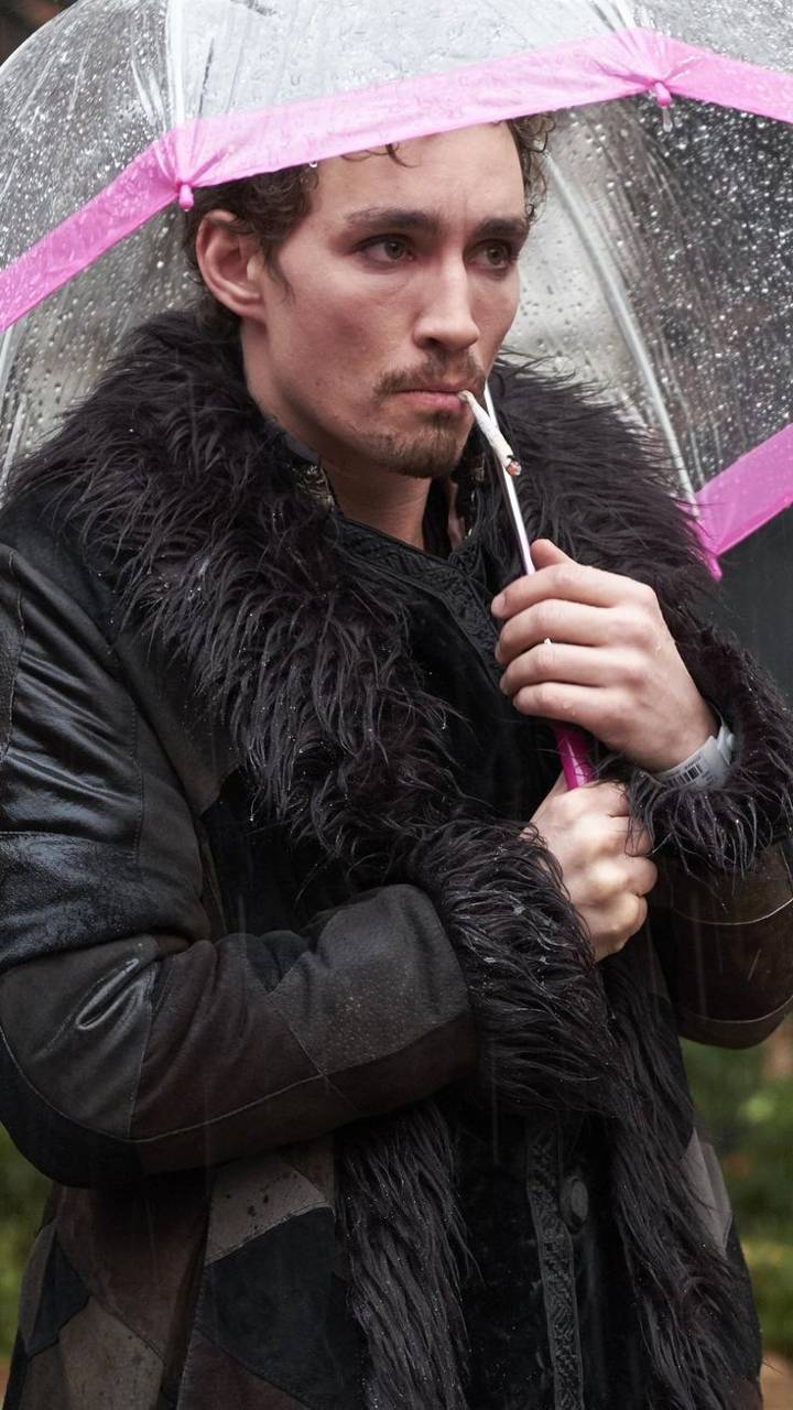 720x1280 Klaus hargreeves wallpaper