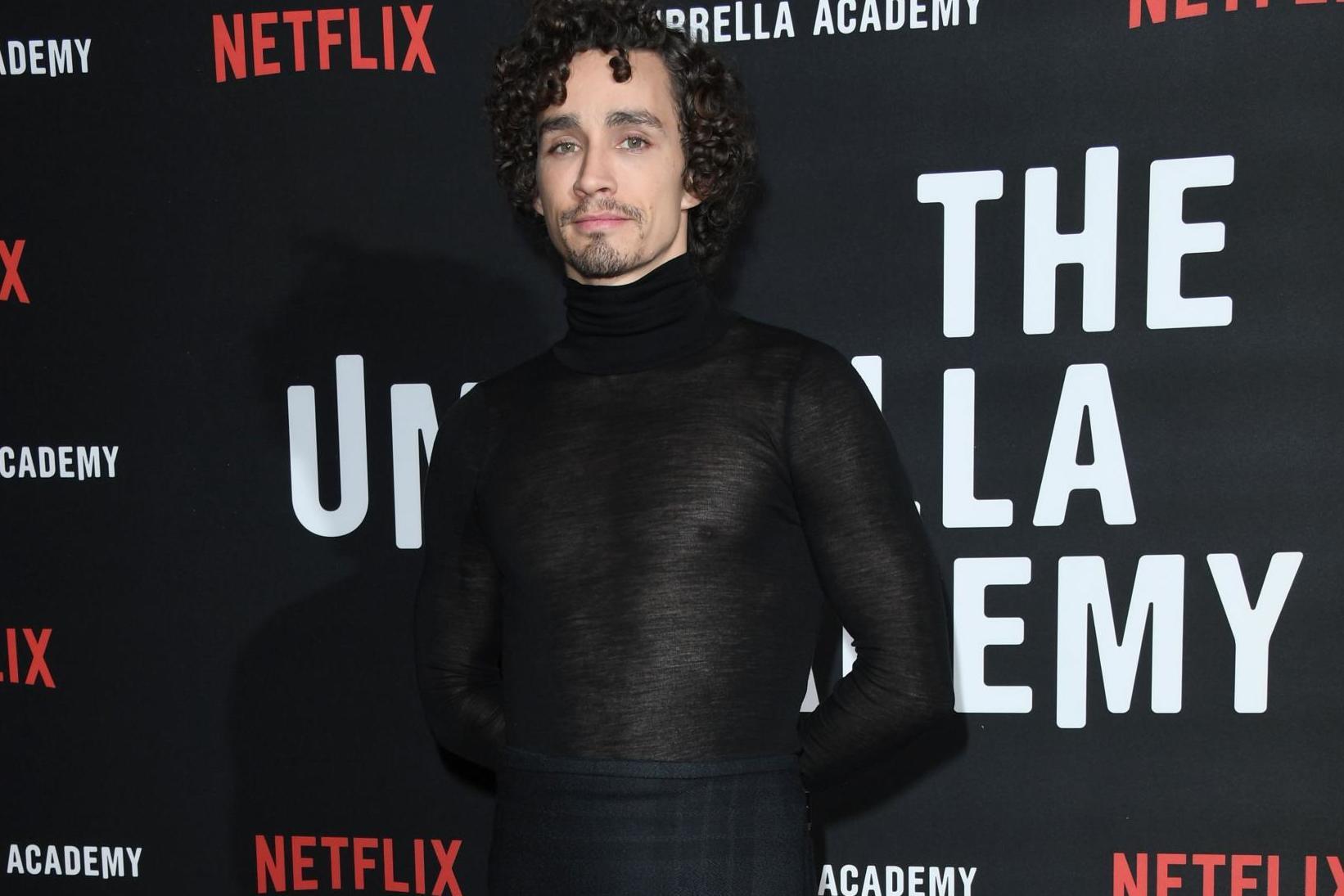 1642x1095 Who is Robert Sheehan? Everything you need to know about the Umbrella Academy star. London Evening Standard