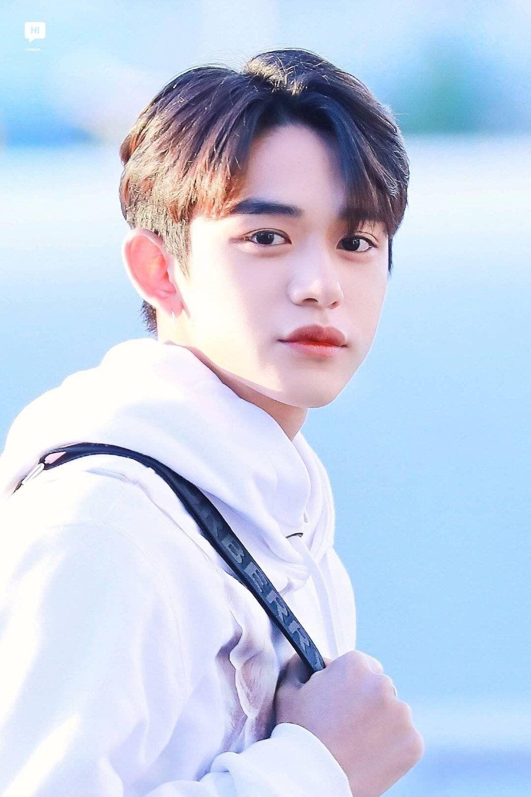 1080x1619 Lucas wayV Nct wallpaper boyfriend halu. Lucas nct, Nct, Nct dream
