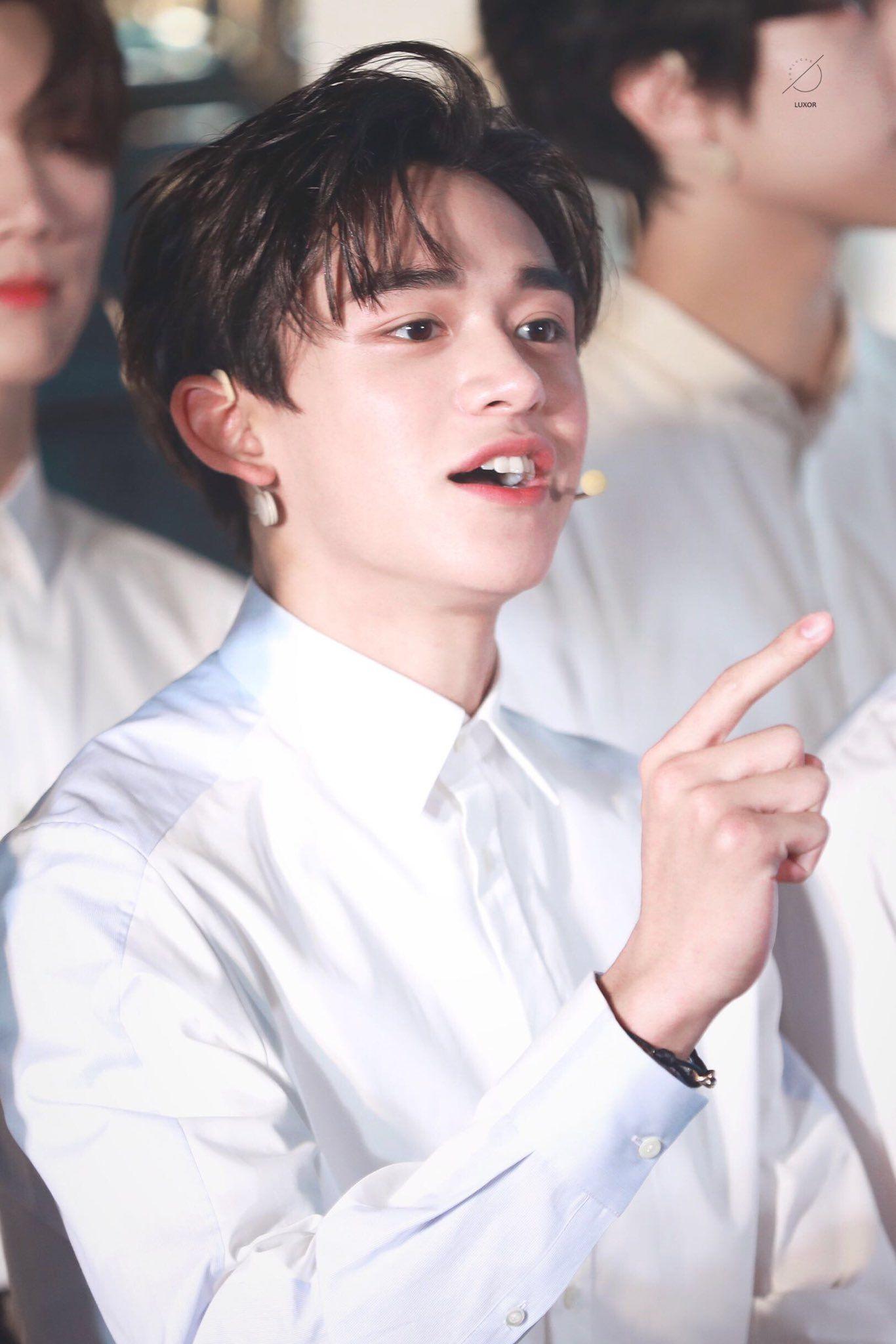 1366x2048 lucas #xuxi #yukhei #nct #wayV #weishenV #黄旭熙 #루카스 ##威神V HD pic wallpaper lockscreen. Lucas nct, Nct dream, Lucas