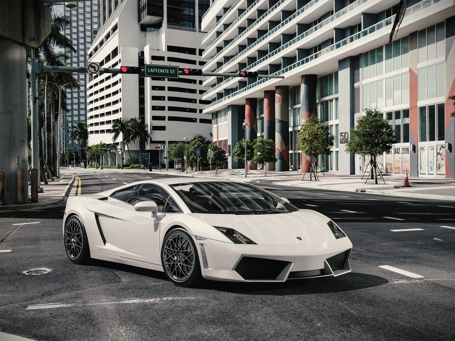 1920x1440 Lamborghini Cars : Lamborghini Gallardo White Color On Road In City