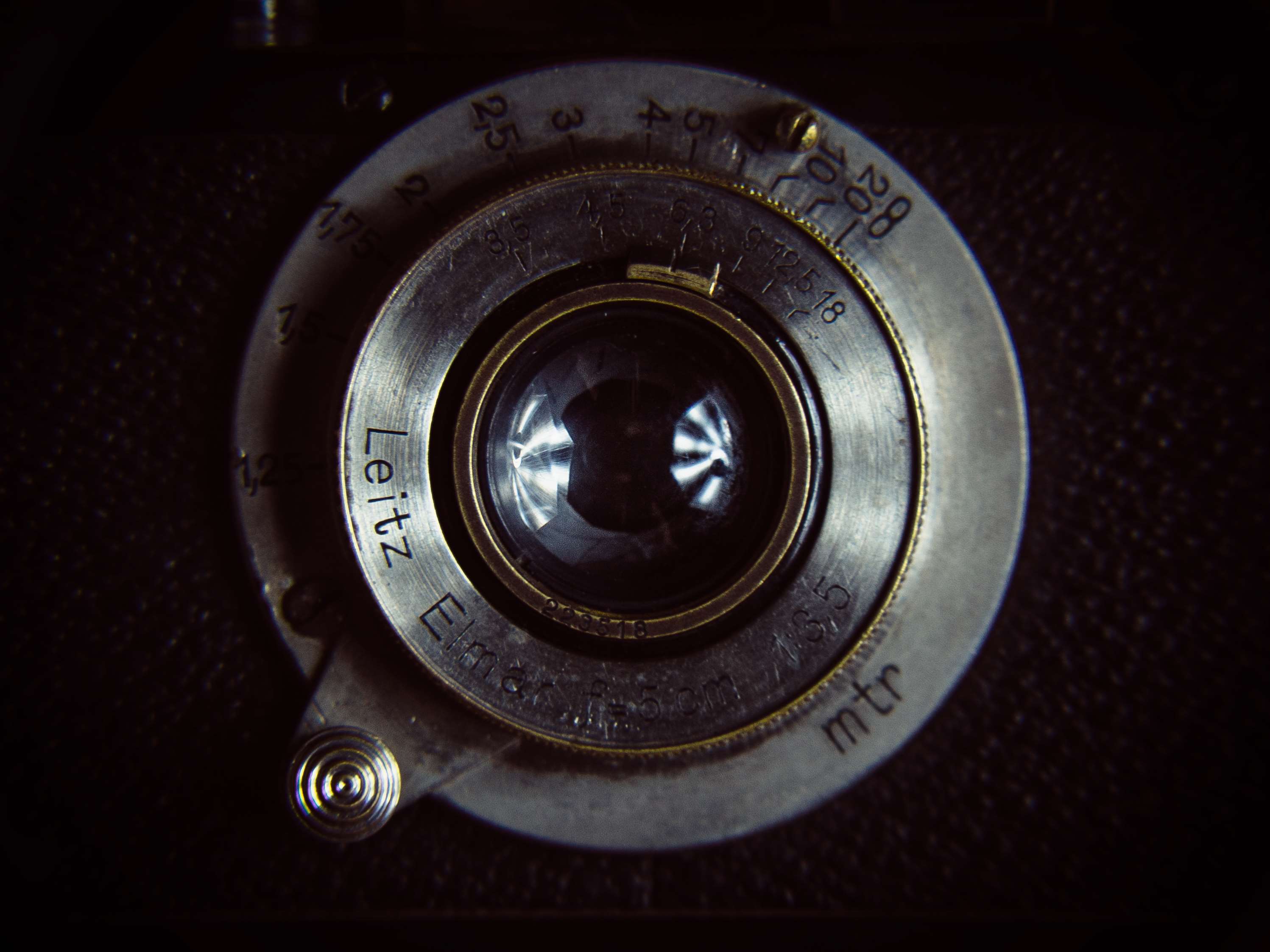 2995x2246 aperture, black, camera, detail, eye, hole, leica, lens, macro, manual, old, reflection, retro, vintage wallpaper. Mocah.org HD Desktop Wallpaper