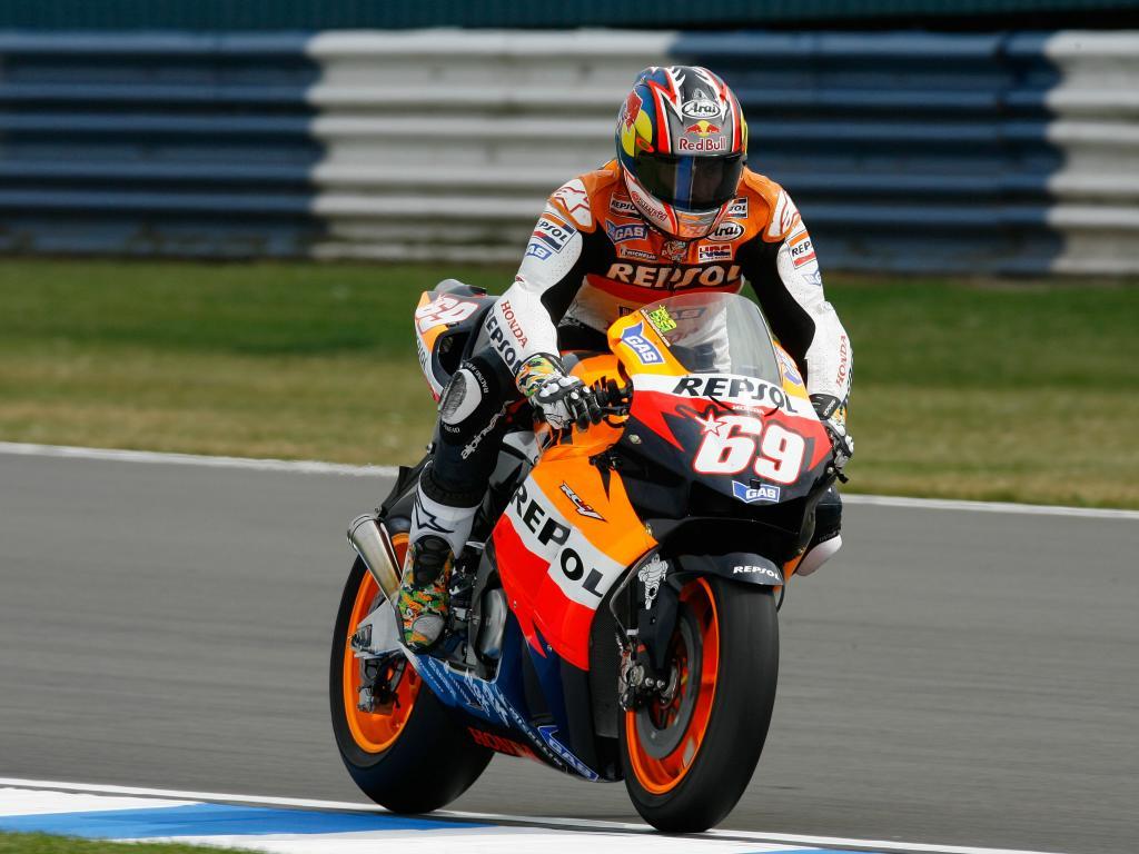 1024x768 Football Soccer Wallpaper Nicky Hayden Wallpaper