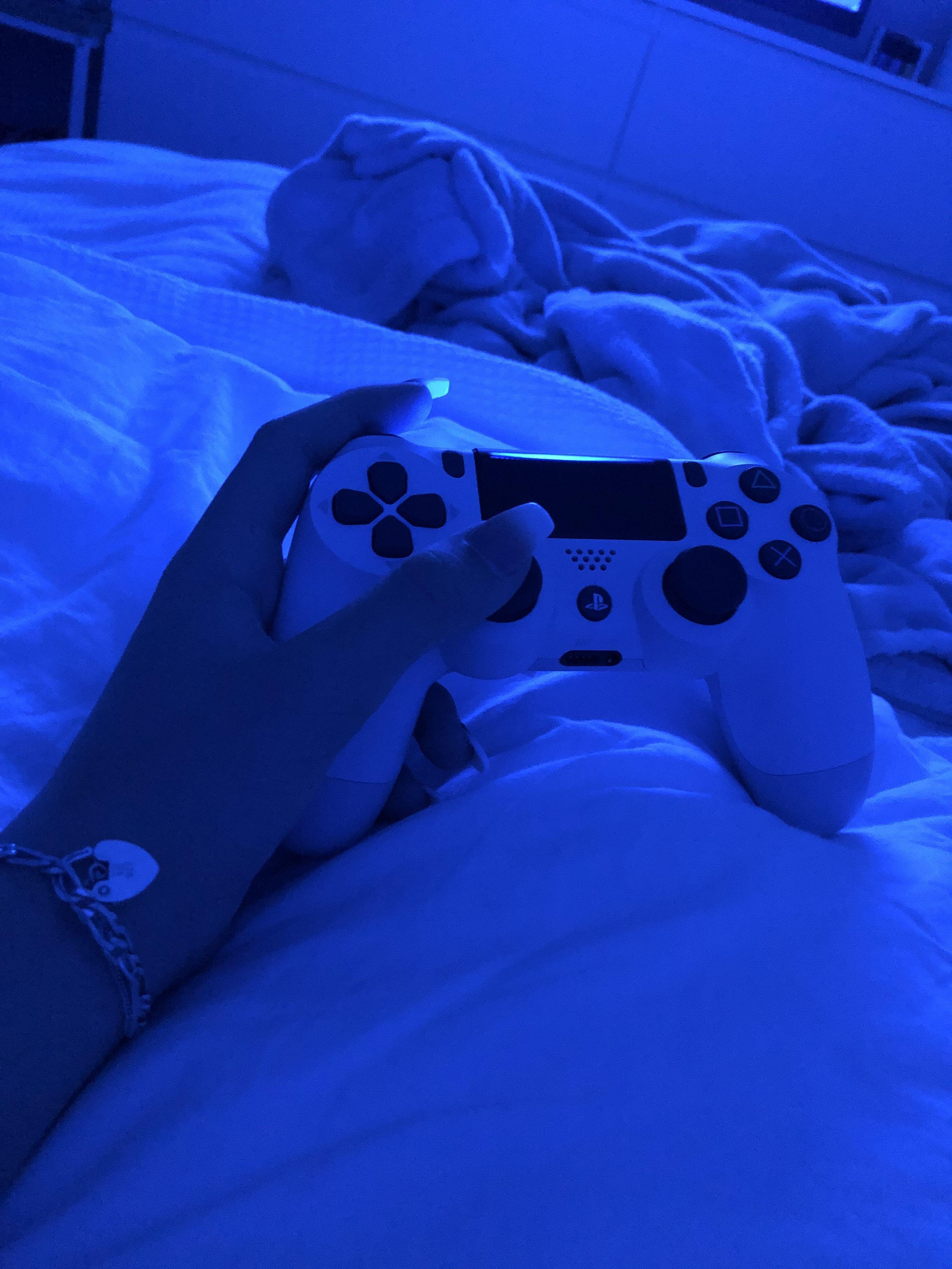 3024x4032 Ps4 Retro Vibe Wallpaper