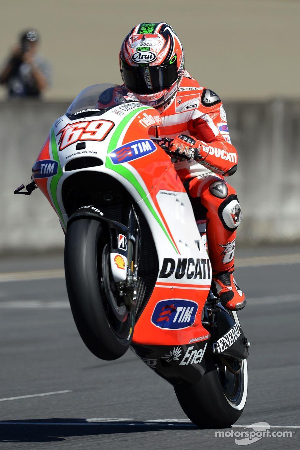 960x1440 Nicky Hayden, Ducati Marlboro Team. Ducati, Nicky hayden, Motogp
