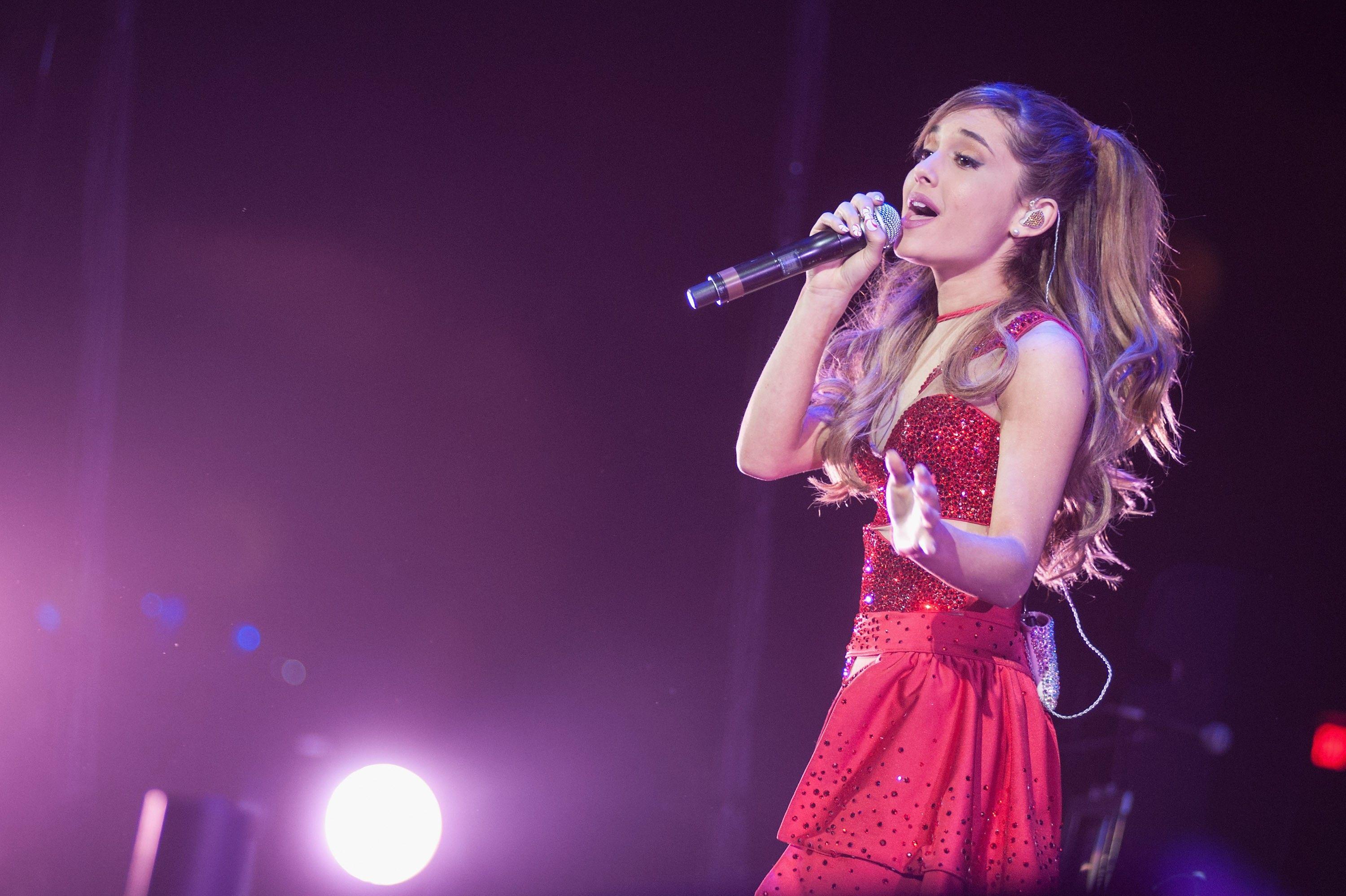 3000x1999 Ariana Grande Singing Son, HD Celebrities, 4k Wallpaper, Image, Background, Photo and Picture