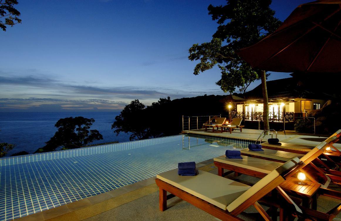 1162x754 Beach Resort Wallpaper