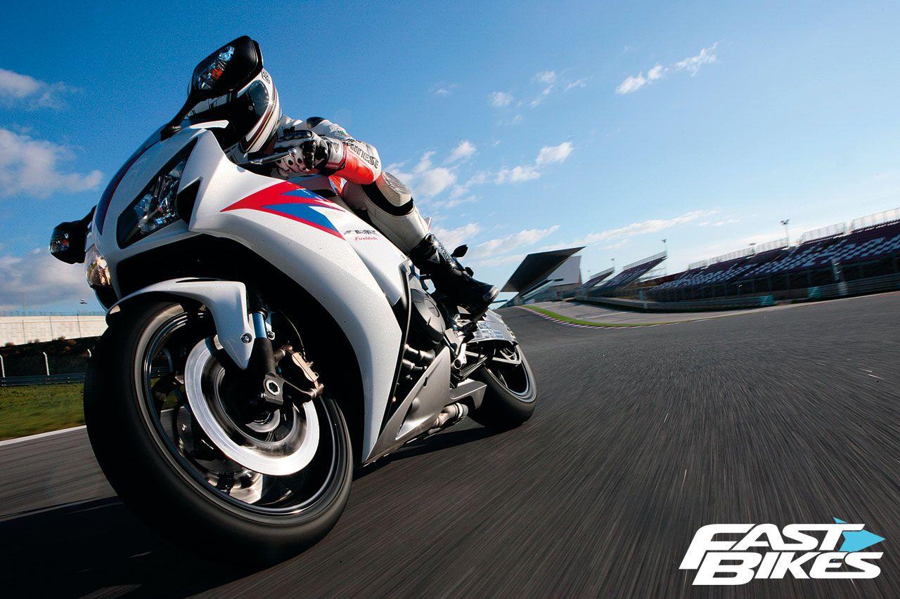 1280x853 Three 2012 Honda Fireblade Wallpaper
