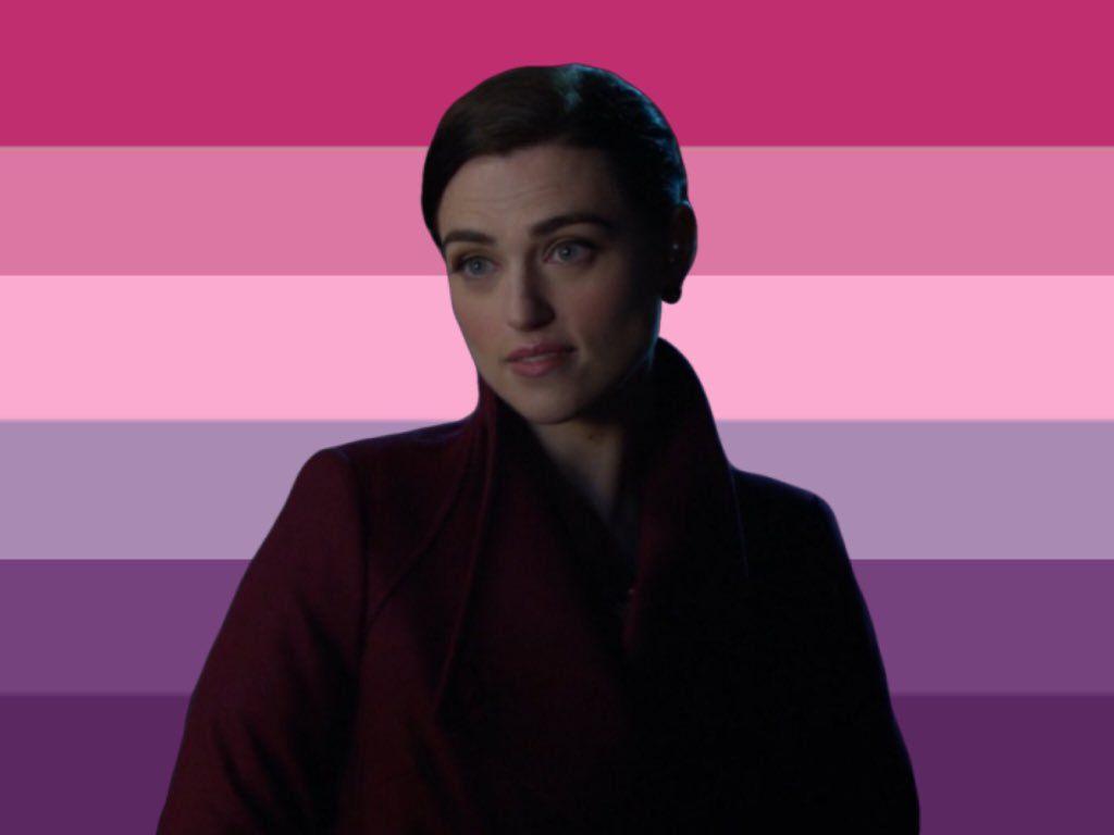 1024x768 Lena Luthor Wallpaper