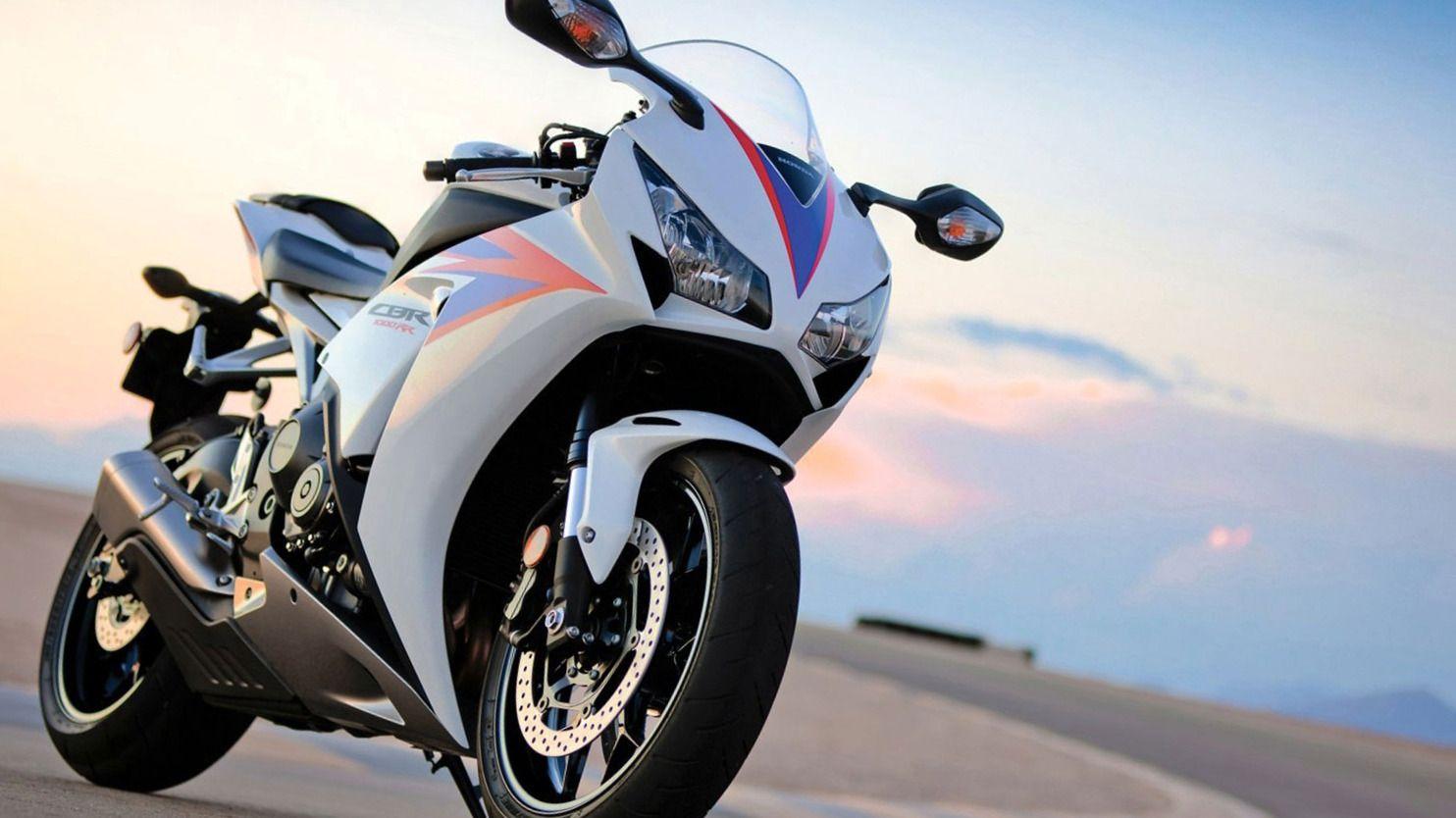 1484x834 Honda CBR1000RR 2014 Wallpaper