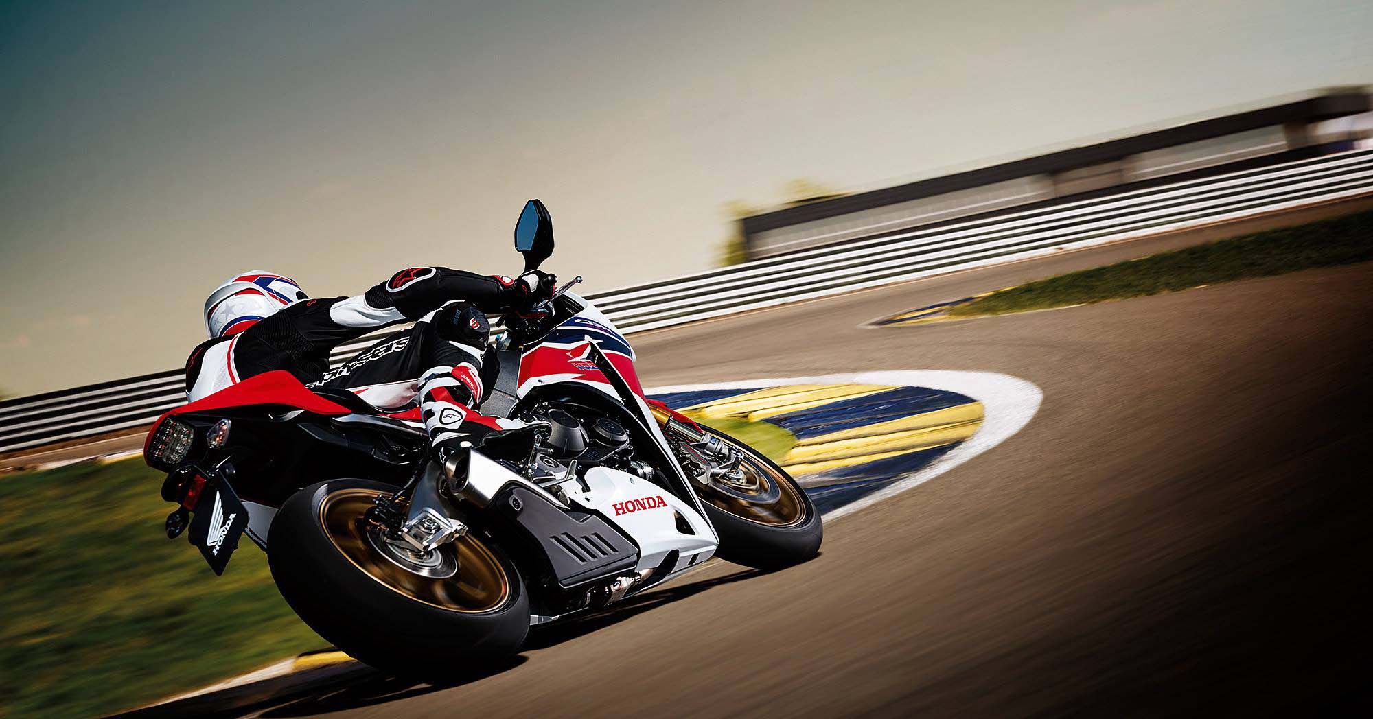 2000x1048 Honda CBR1000RR SP Better