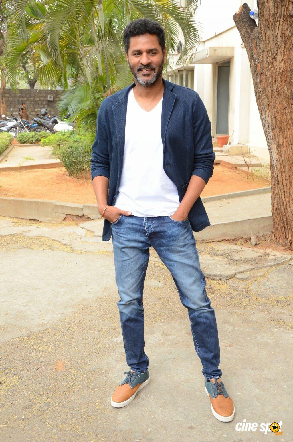 1024x1545 Prabhu Deva at Lakshmi Movie Teaser Launch (1)