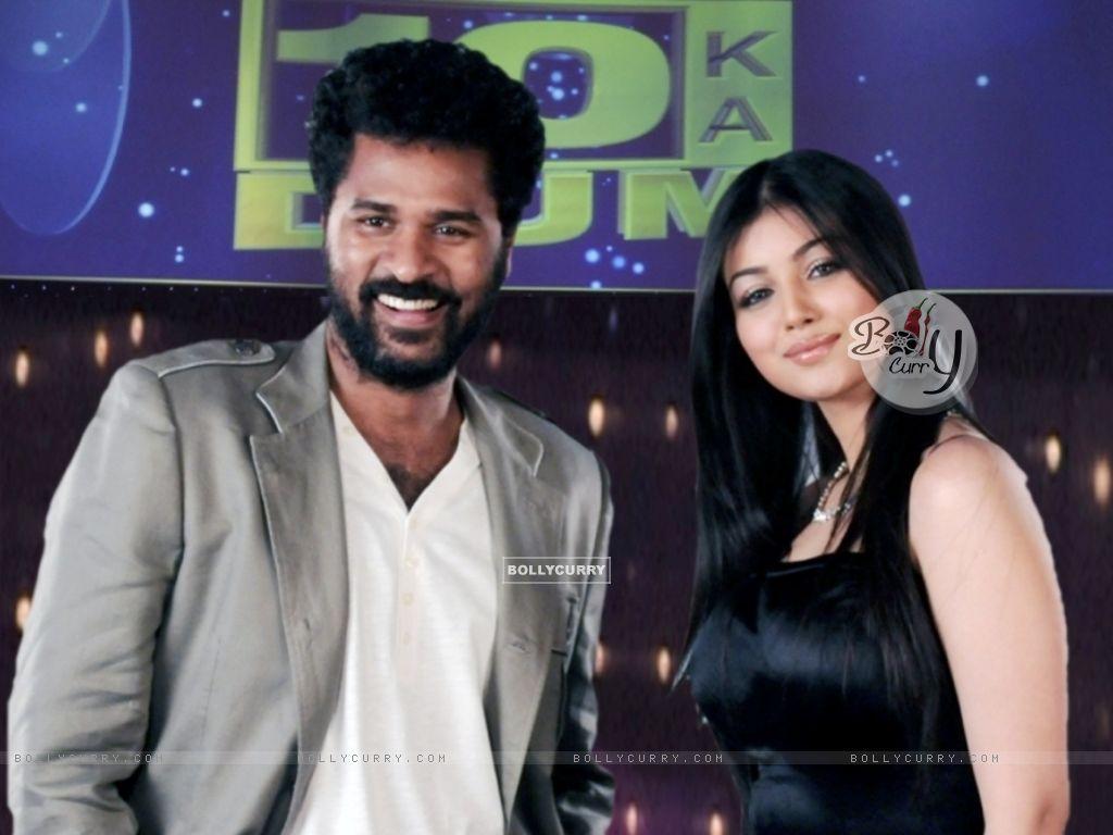 1024x768 Wallpaper Deva and Ayesha Takia size:1024x768