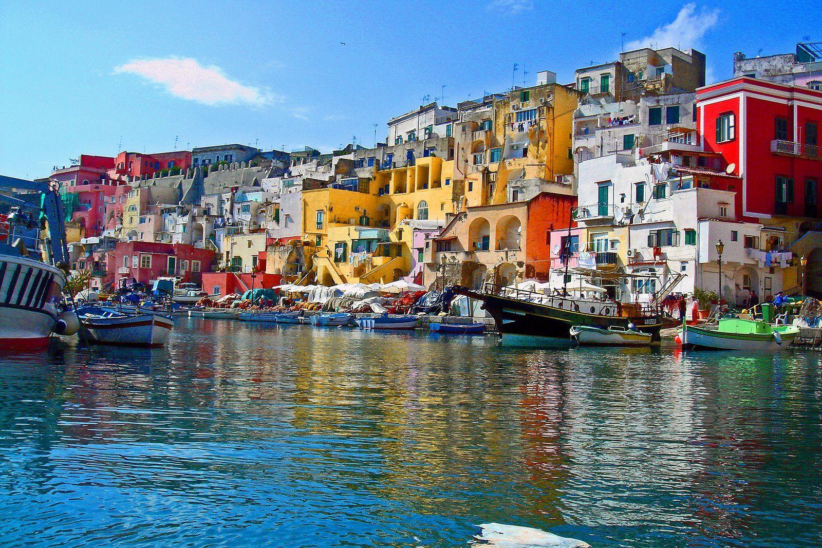 1600x1067 Download Procida Italy City Wallpaper